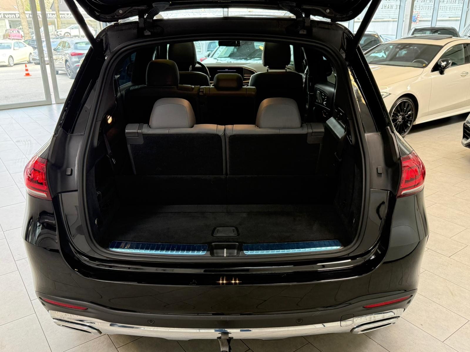 Fahrzeugabbildung Mercedes-Benz GLE 400 d 4M AMG AIRMATIC+AHK+FAP+PANO+MBEAM+7SI