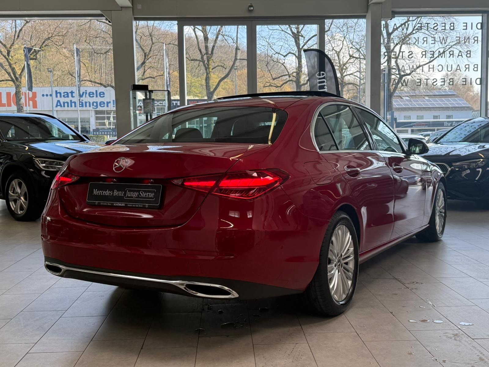 Fahrzeugabbildung Mercedes-Benz C 200 AVANTGARDE DISTR+PANO+KEYLESS+360°+TOTW