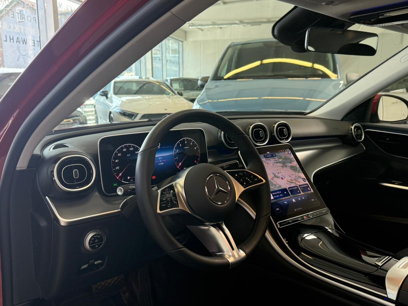 Fahrzeugabbildung Mercedes-Benz C 200 AVANTGARDE DISTR+PANO+KEYLESS+360°+TOTW