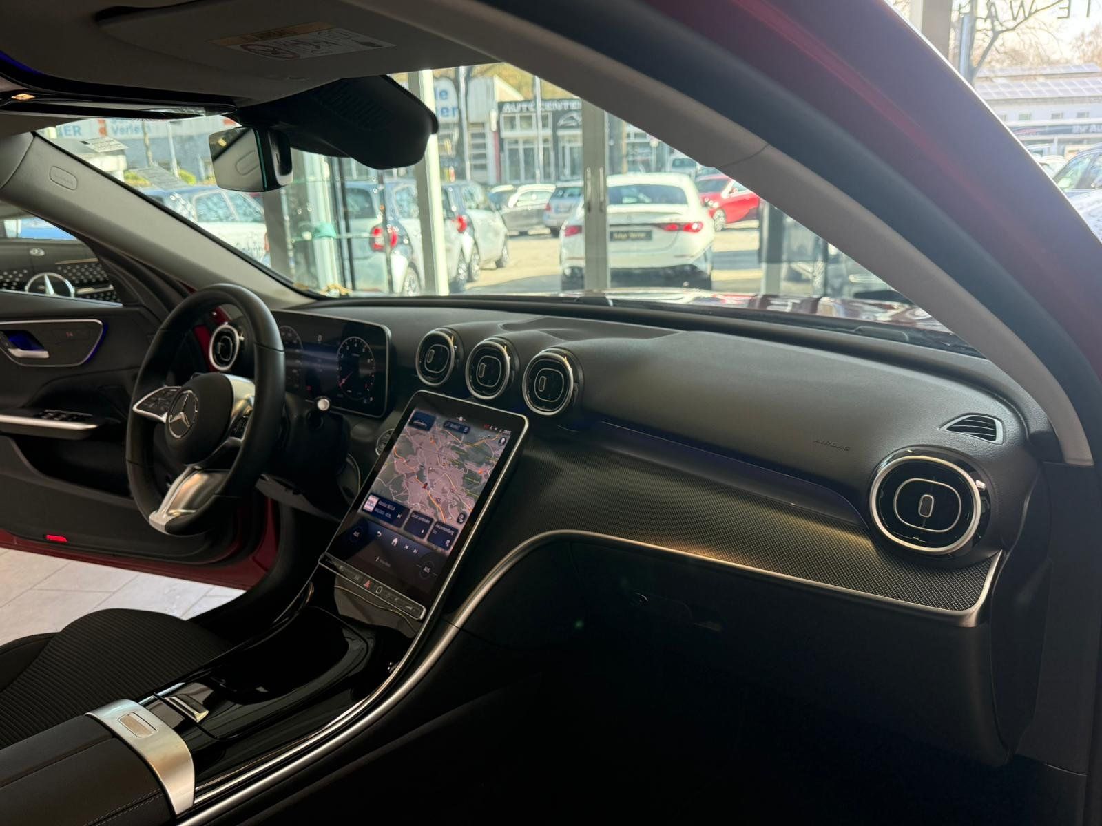 Fahrzeugabbildung Mercedes-Benz C 200 AVANTGARDE DISTR+PANO+KEYLESS+360°+TOTW