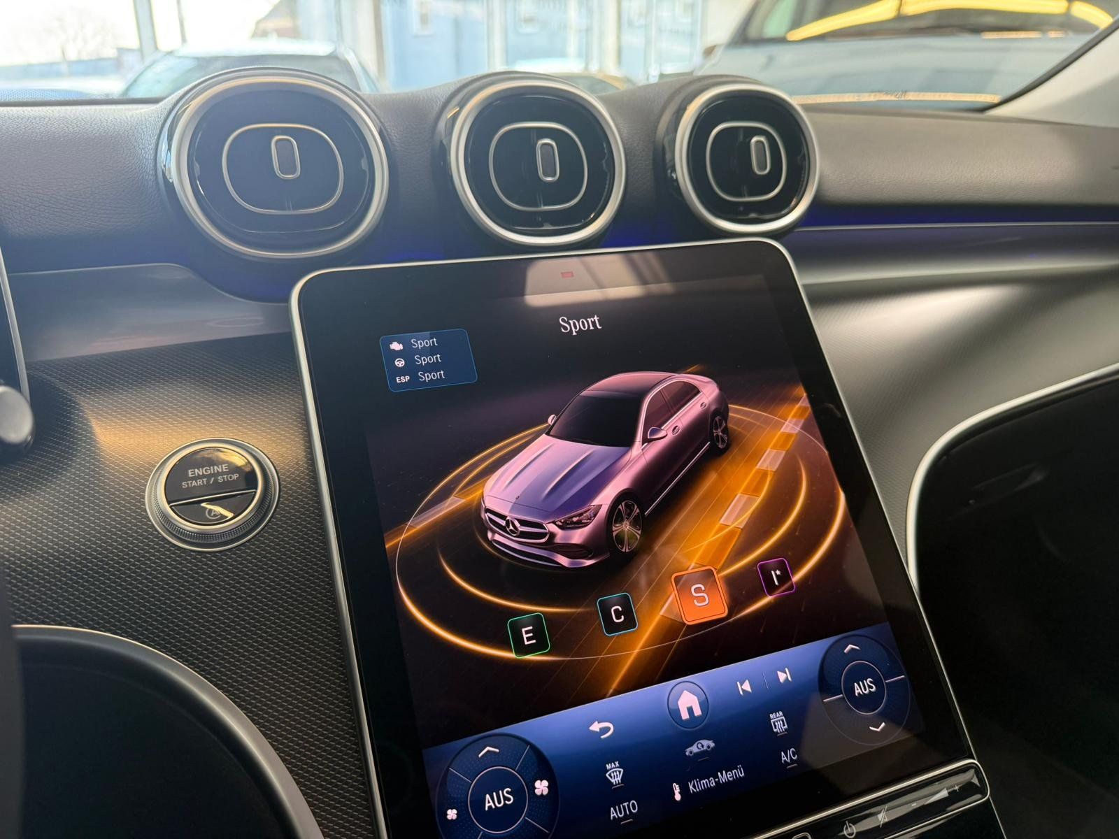 Fahrzeugabbildung Mercedes-Benz C 200 AVANTGARDE DISTR+PANO+KEYLESS+360°+TOTW