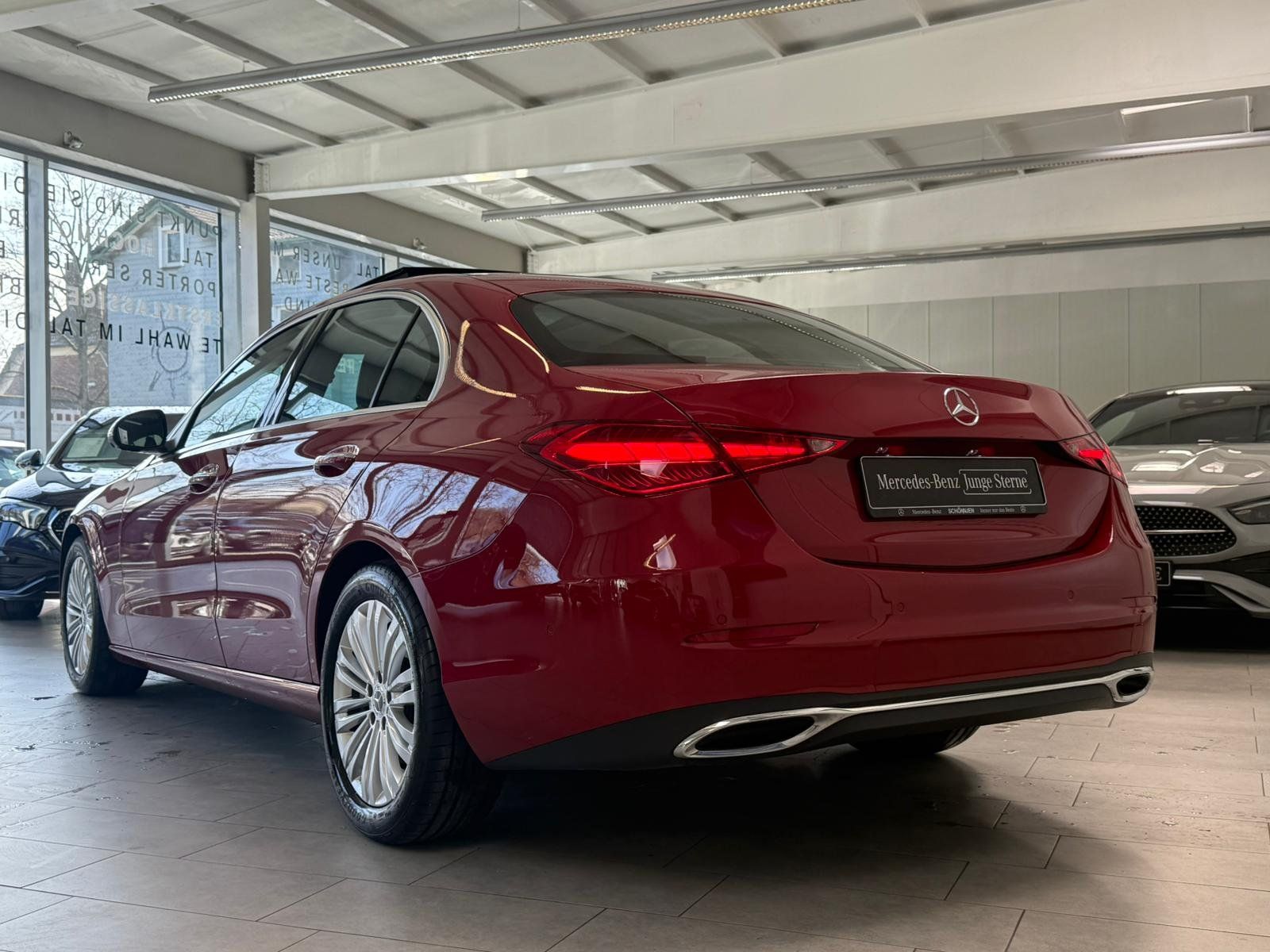 Fahrzeugabbildung Mercedes-Benz C 200 AVANTGARDE DISTR+PANO+KEYLESS+360°+TOTW