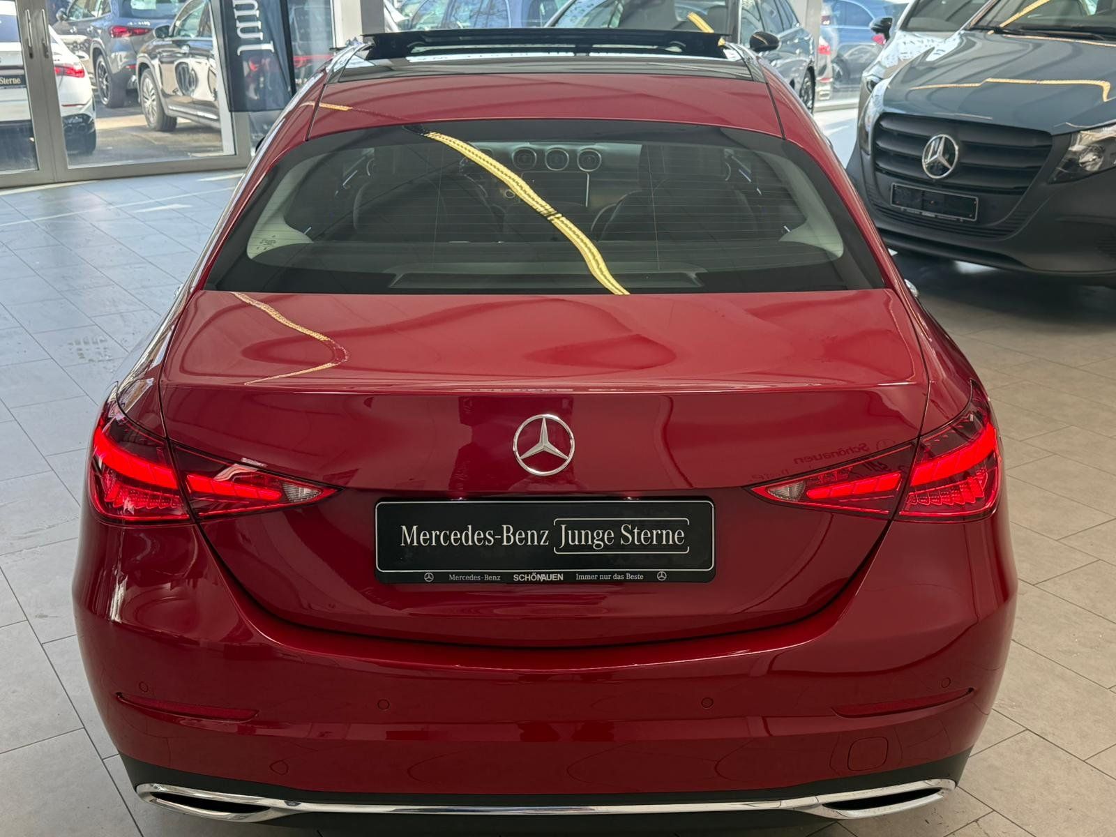 Fahrzeugabbildung Mercedes-Benz C 200 AVANTGARDE DISTR+PANO+KEYLESS+360°+TOTW