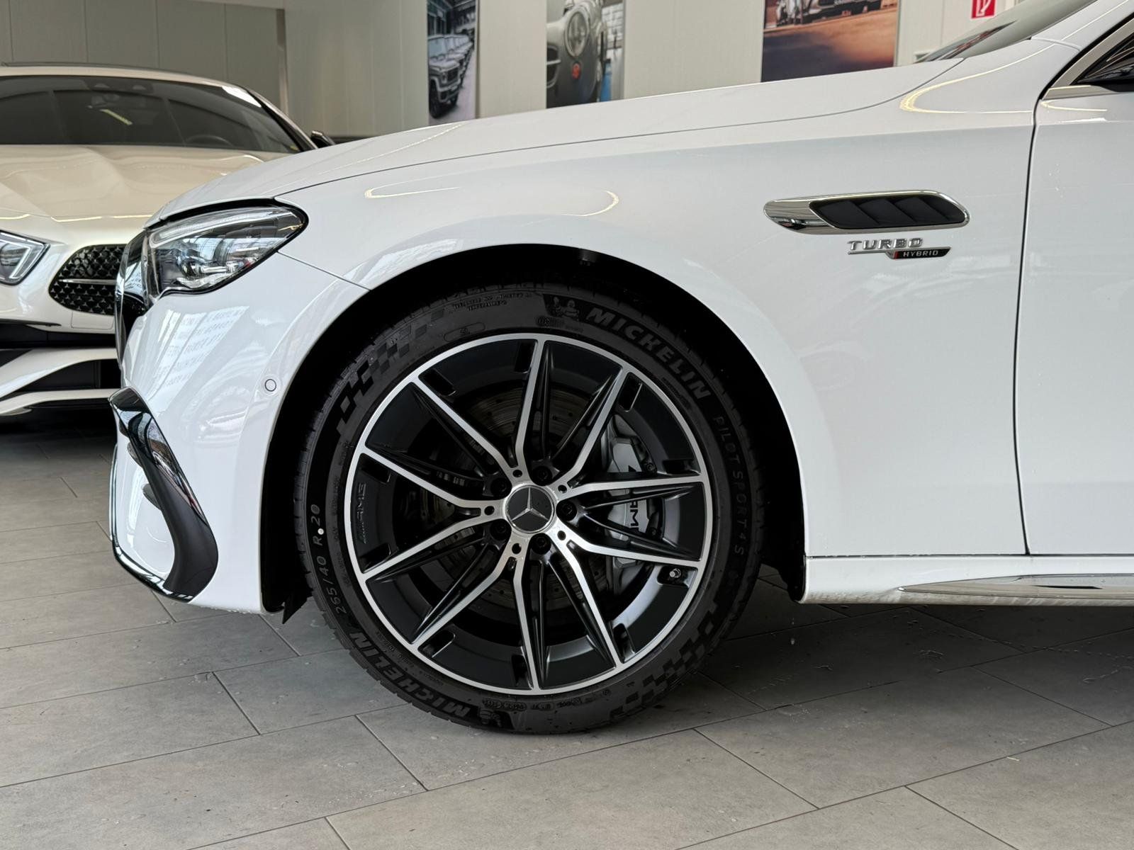 Fahrzeugabbildung Mercedes-Benz E53 Hybrid 4M+ DISTR+KEYLESS+MEMORY+360°+CARPLAY