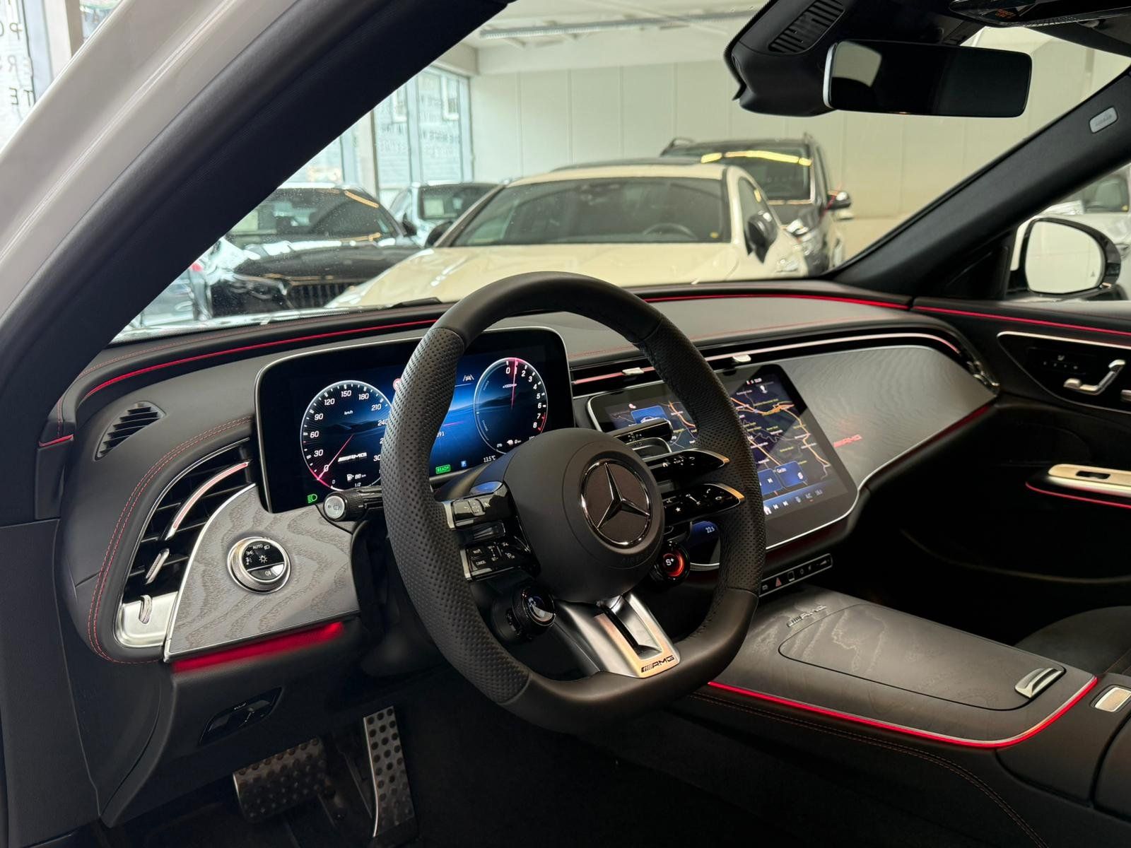 Fahrzeugabbildung Mercedes-Benz E53 Hybrid 4M+ DISTR+KEYLESS+MEMORY+360°+CARPLAY