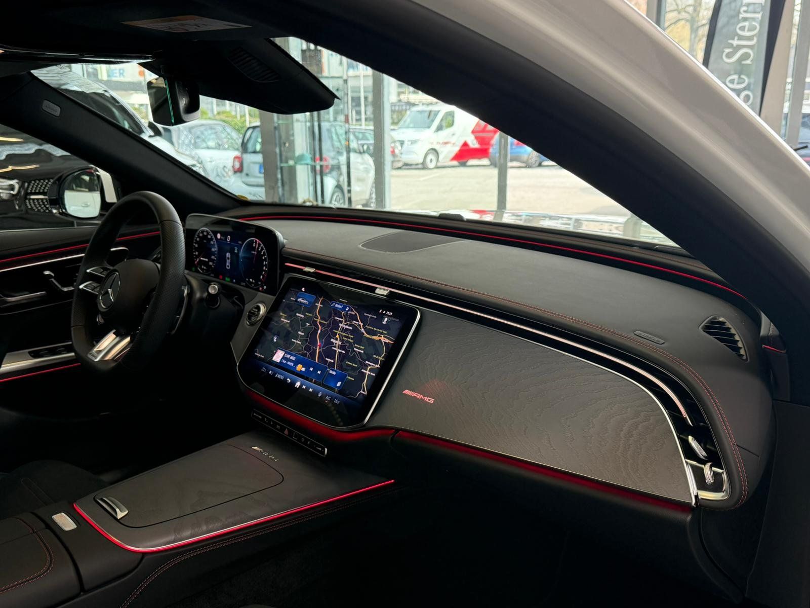 Fahrzeugabbildung Mercedes-Benz E53 Hybrid 4M+ DISTR+KEYLESS+MEMORY+360°+CARPLAY