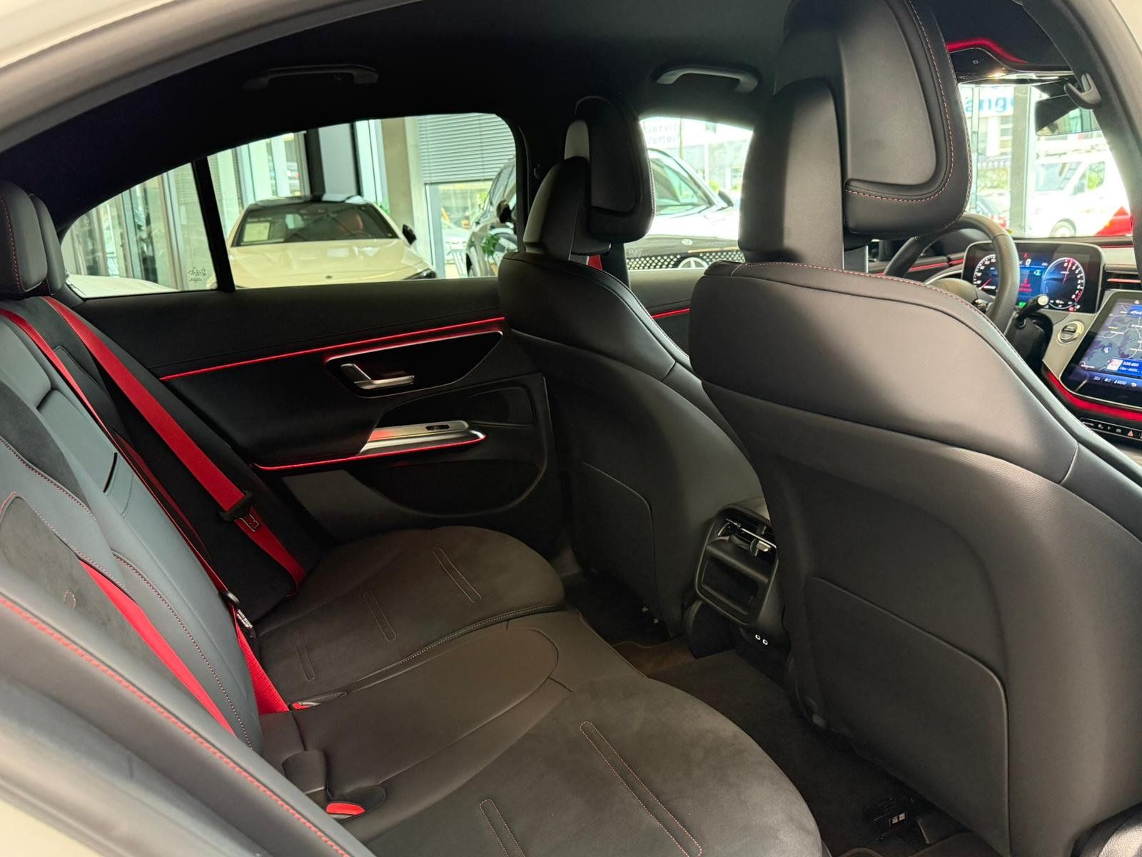 Fahrzeugabbildung Mercedes-Benz E53 Hybrid 4M+ DISTR+KEYLESS+MEMORY+360°+CARPLAY