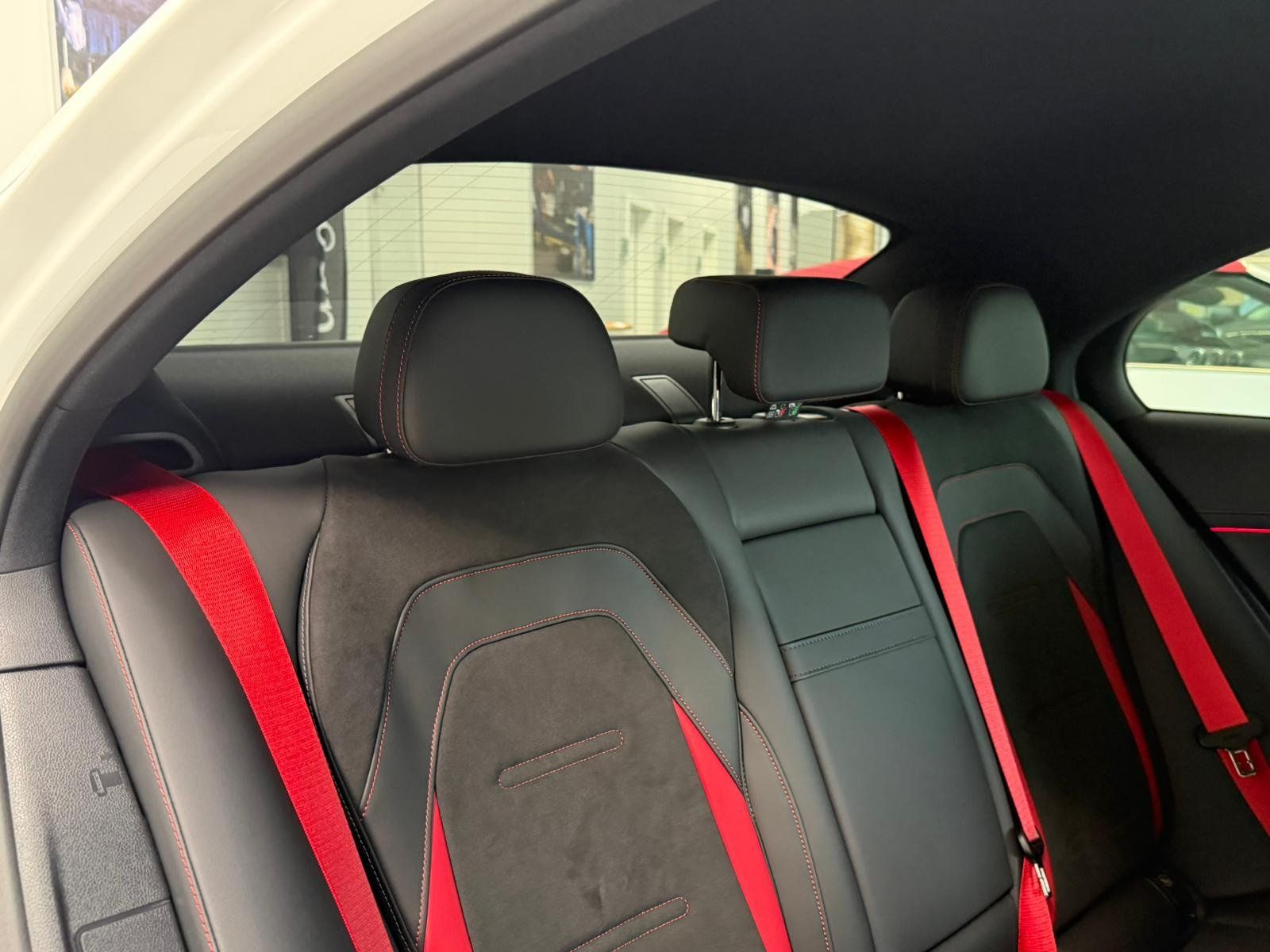 Fahrzeugabbildung Mercedes-Benz E53 Hybrid 4M+ DISTR+KEYLESS+MEMORY+360°+CARPLAY