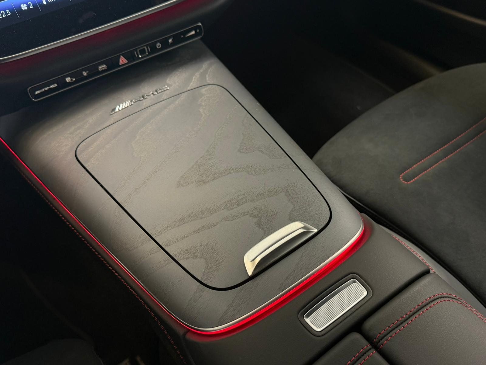 Fahrzeugabbildung Mercedes-Benz E53 Hybrid 4M+ DISTR+KEYLESS+MEMORY+360°+CARPLAY