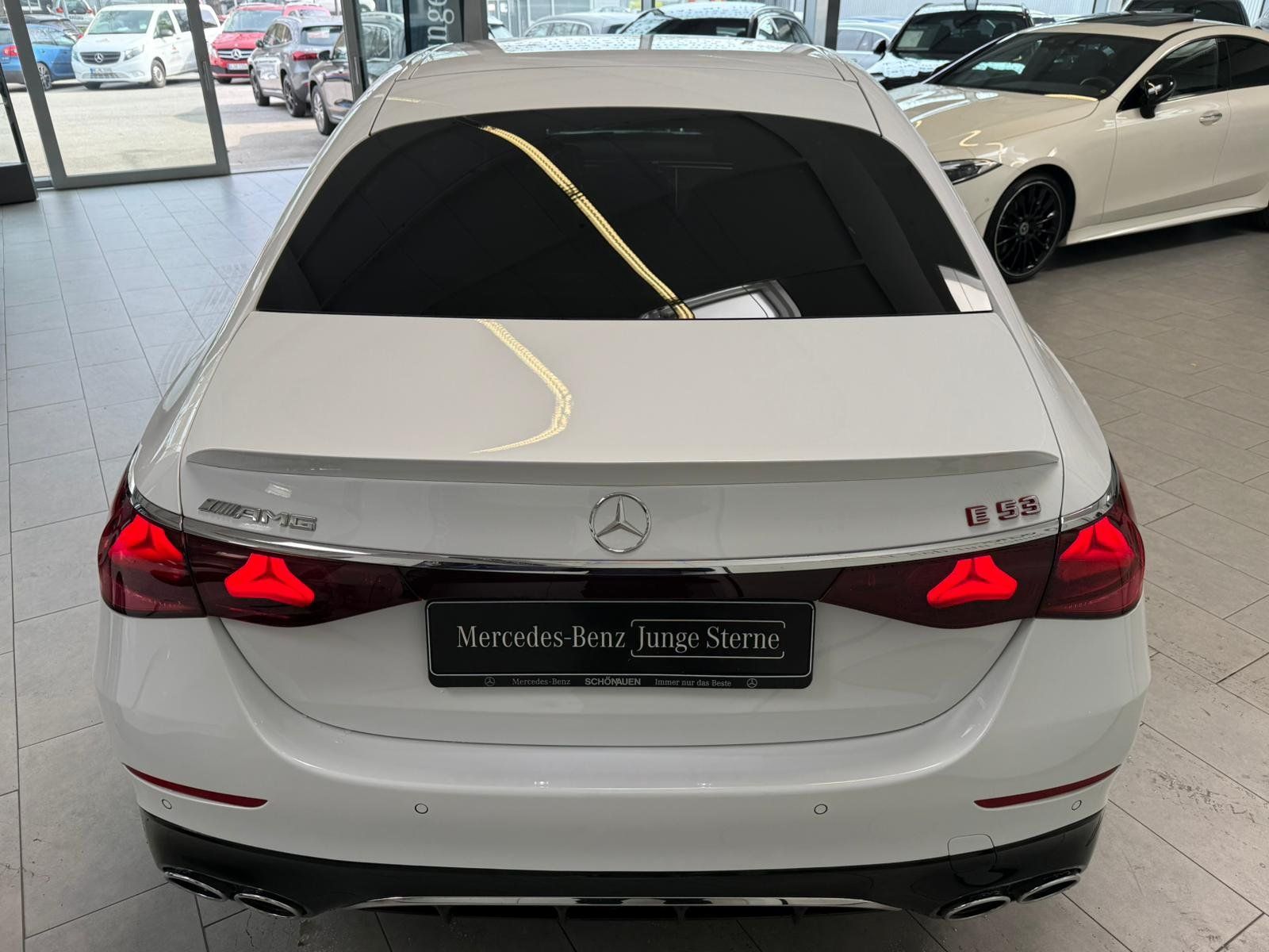 Fahrzeugabbildung Mercedes-Benz E53 Hybrid 4M+ DISTR+KEYLESS+MEMORY+360°+CARPLAY