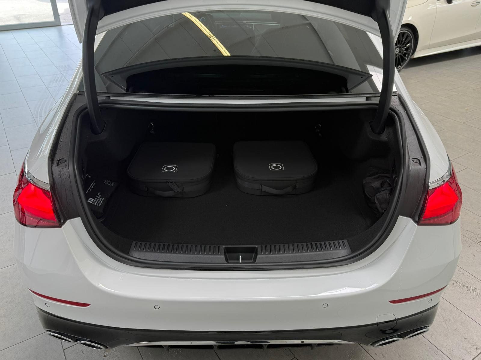 Fahrzeugabbildung Mercedes-Benz E53 Hybrid 4M+ DISTR+KEYLESS+MEMORY+360°+CARPLAY