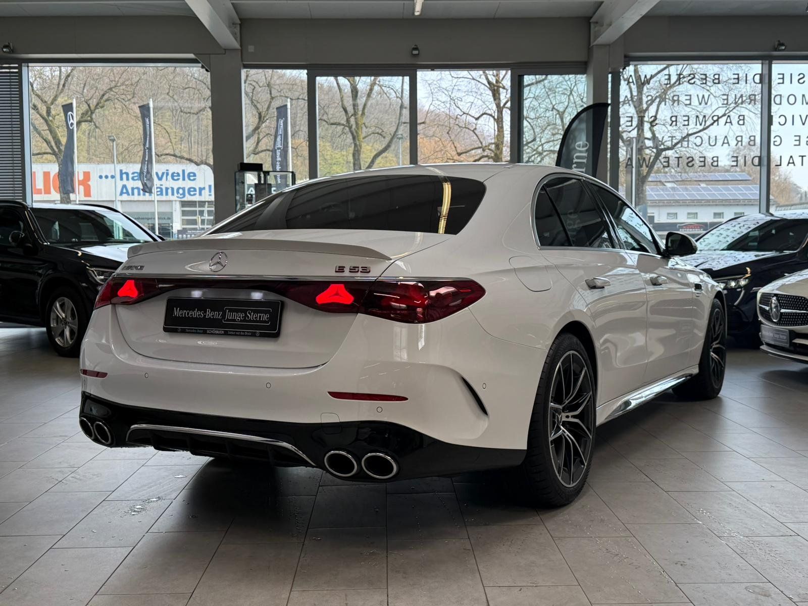 Fahrzeugabbildung Mercedes-Benz E53 Hybrid 4M+ DISTR+KEYLESS+MEMORY+360°+CARPLAY