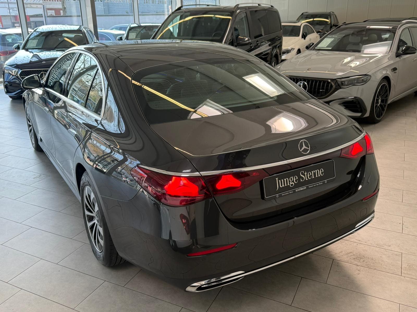 Fahrzeugabbildung Mercedes-Benz E 220 d ADVANCED PLUS+DISTR+360°+KEYLESS+MEMORY