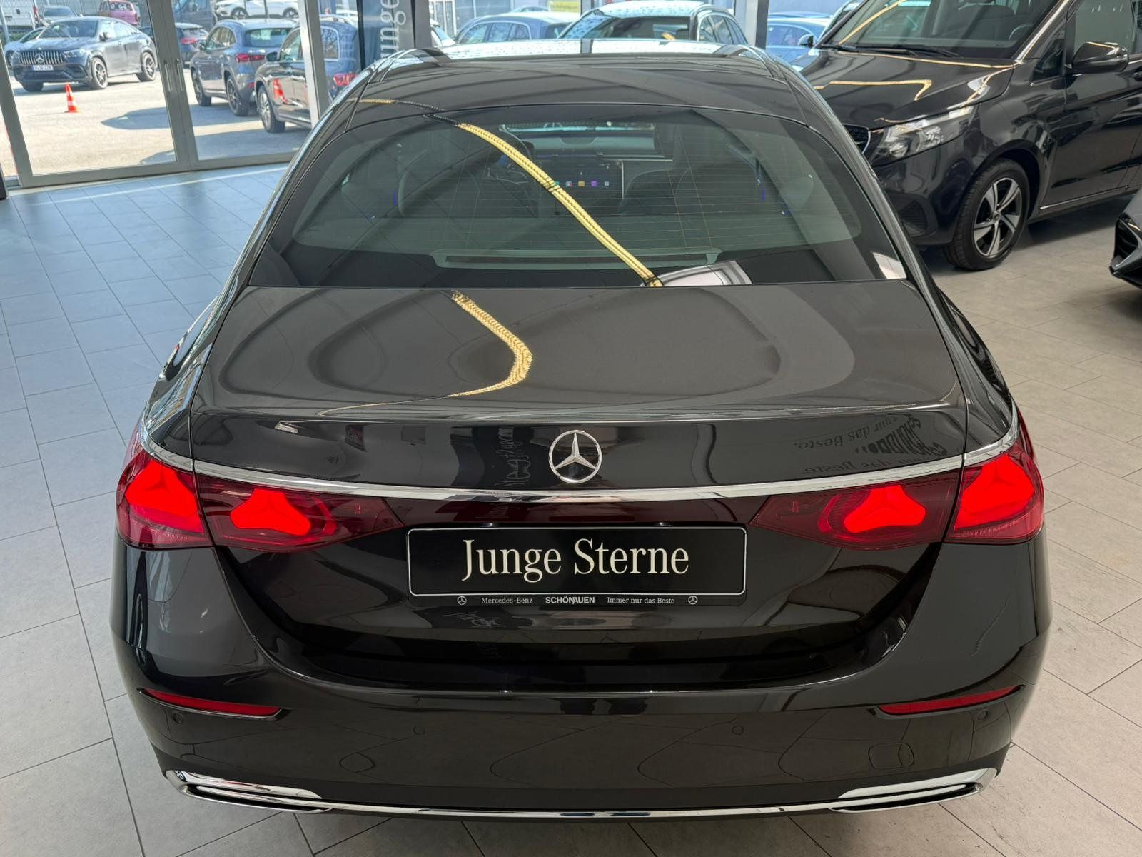 Fahrzeugabbildung Mercedes-Benz E 220 d ADVANCED PLUS+DISTR+360°+KEYLESS+MEMORY