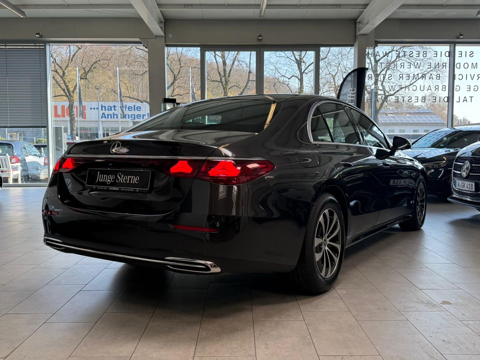 Fahrzeugabbildung Mercedes-Benz E 220 d ADVANCED PLUS+DISTR+360°+KEYLESS+MEMORY