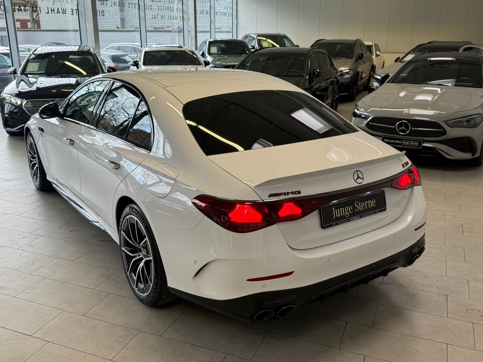 Fahrzeugabbildung Mercedes-Benz E 53 Hybrid 4M+ NIGHT+BURM4D+FAP+DISTR+MEMORY