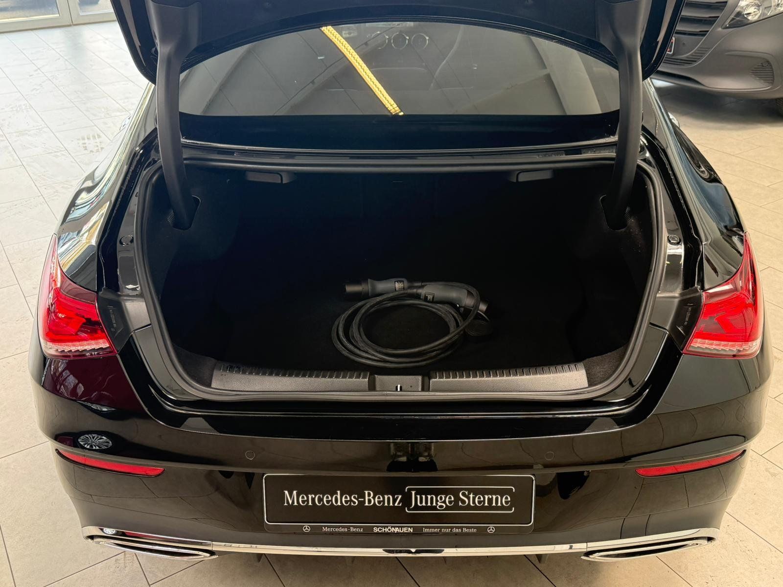 Fahrzeugabbildung Mercedes-Benz CLA 250e Coupé AMG DISTR+FAP+MBEAM+KEYLESS+HUD