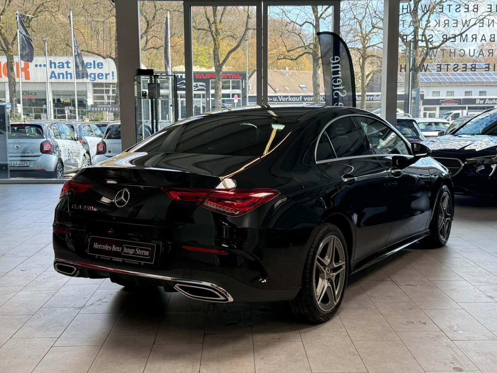 Fahrzeugabbildung Mercedes-Benz CLA 250e Coupé AMG DISTR+FAP+MBEAM+KEYLESS+HUD