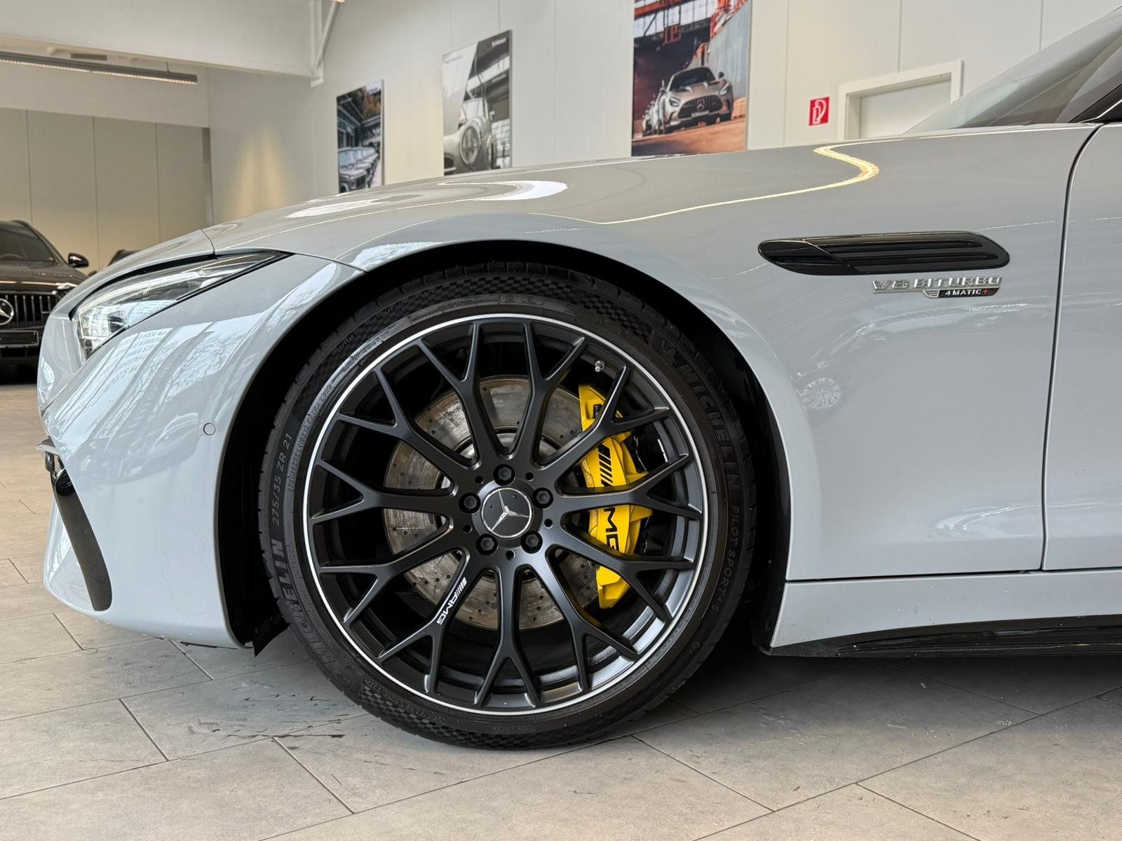 Fahrzeugabbildung Mercedes-Benz SL 63 AMG 4M+ PERFSITZE+BURM+KEYLESS+EDW+HUD+360