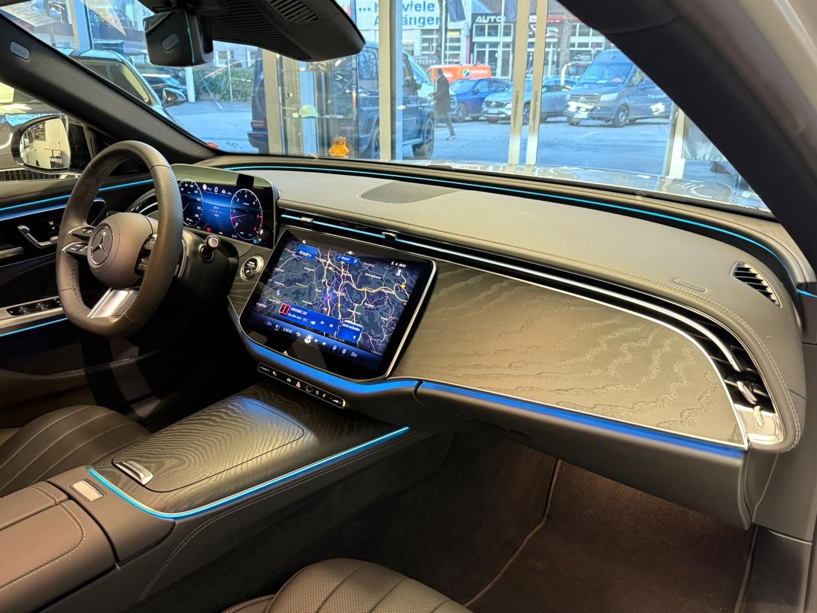 Fahrzeugabbildung Mercedes-Benz E 450 d 4M T AMG+PANO+DISTR+AHK+NIGHT+360+MEMORY