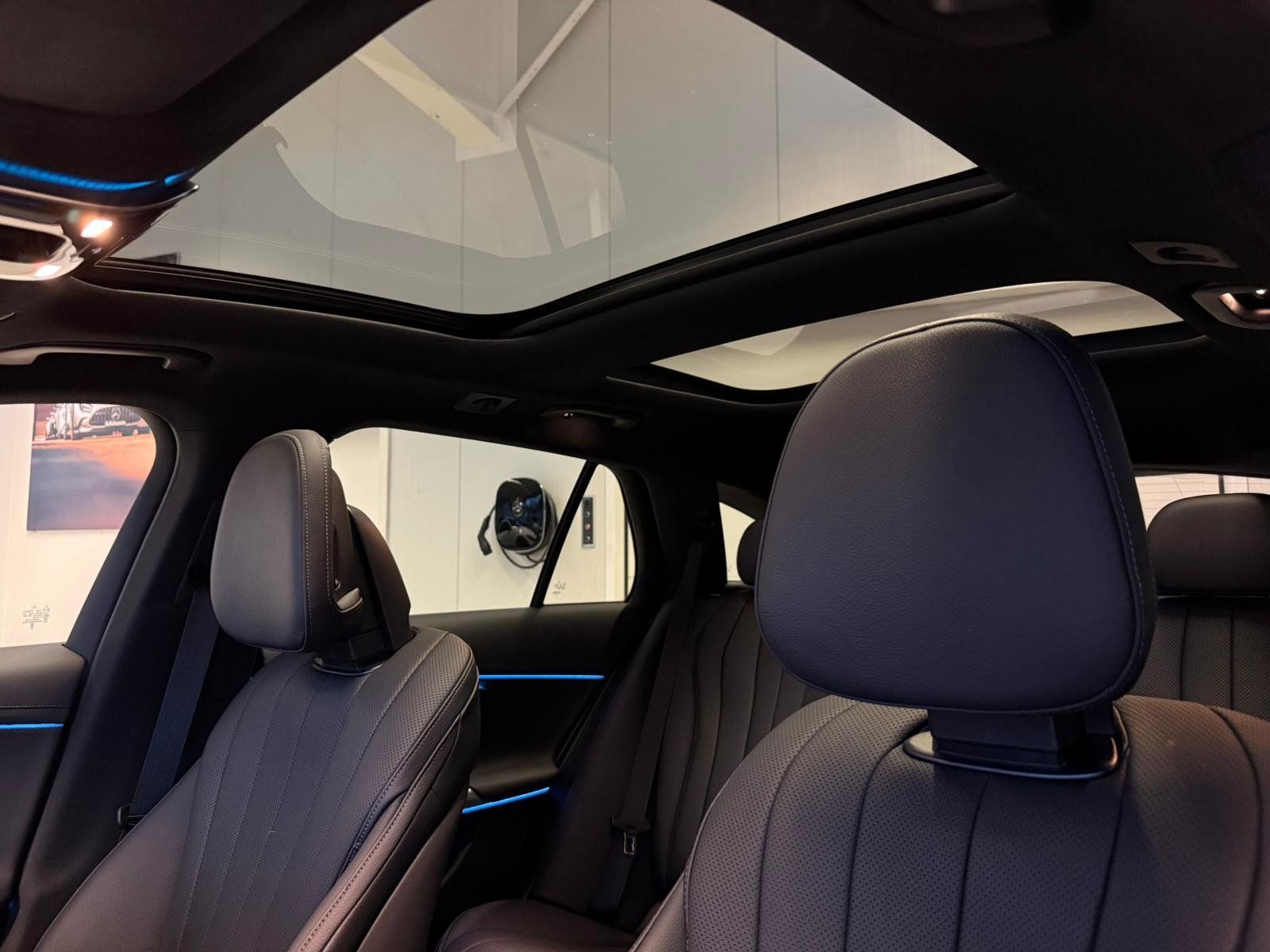 Fahrzeugabbildung Mercedes-Benz E 450 d 4M T AMG+PANO+DISTR+AHK+NIGHT+360+MEMORY