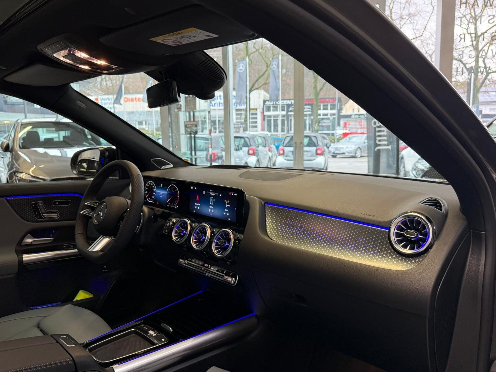 Fahrzeugabbildung Mercedes-Benz GLA 220 d 4M AMG DISTR+PANO+BURM+MEMORY+HUD+EDW