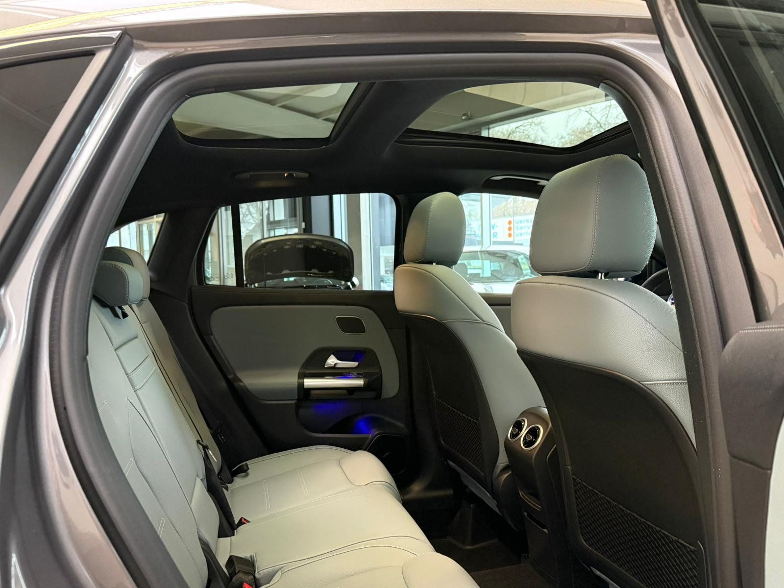 Fahrzeugabbildung Mercedes-Benz GLA 220 d 4M AMG DISTR+PANO+BURM+MEMORY+HUD+EDW