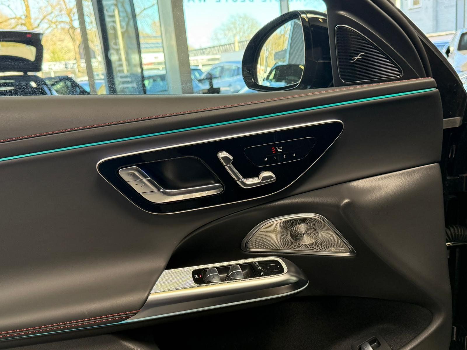 Fahrzeugabbildung Mercedes-Benz E 53 Hybrid 4M+ NIGHT+DISTR+BURM4D+MEMORY+360°