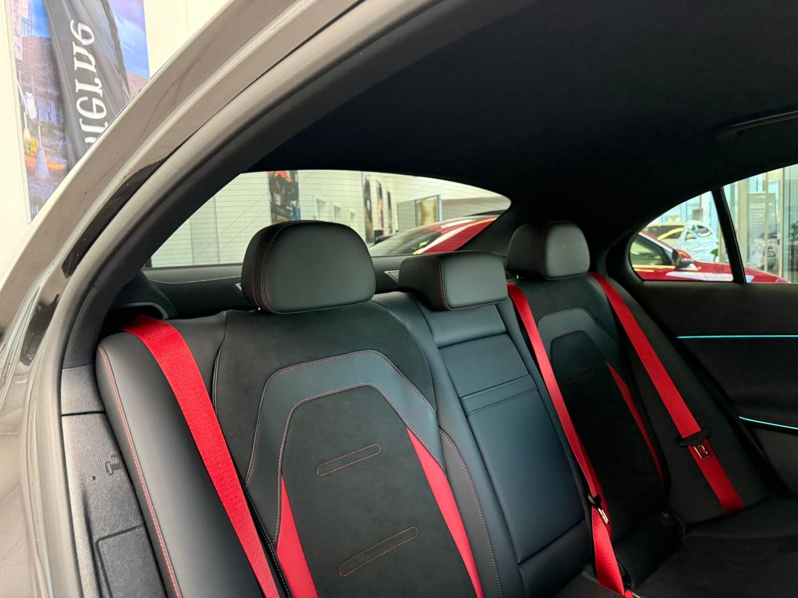 Fahrzeugabbildung Mercedes-Benz E 53 Hybrid 4M+ NIGHT+DISTR+BURM4D+MEMORY+360°