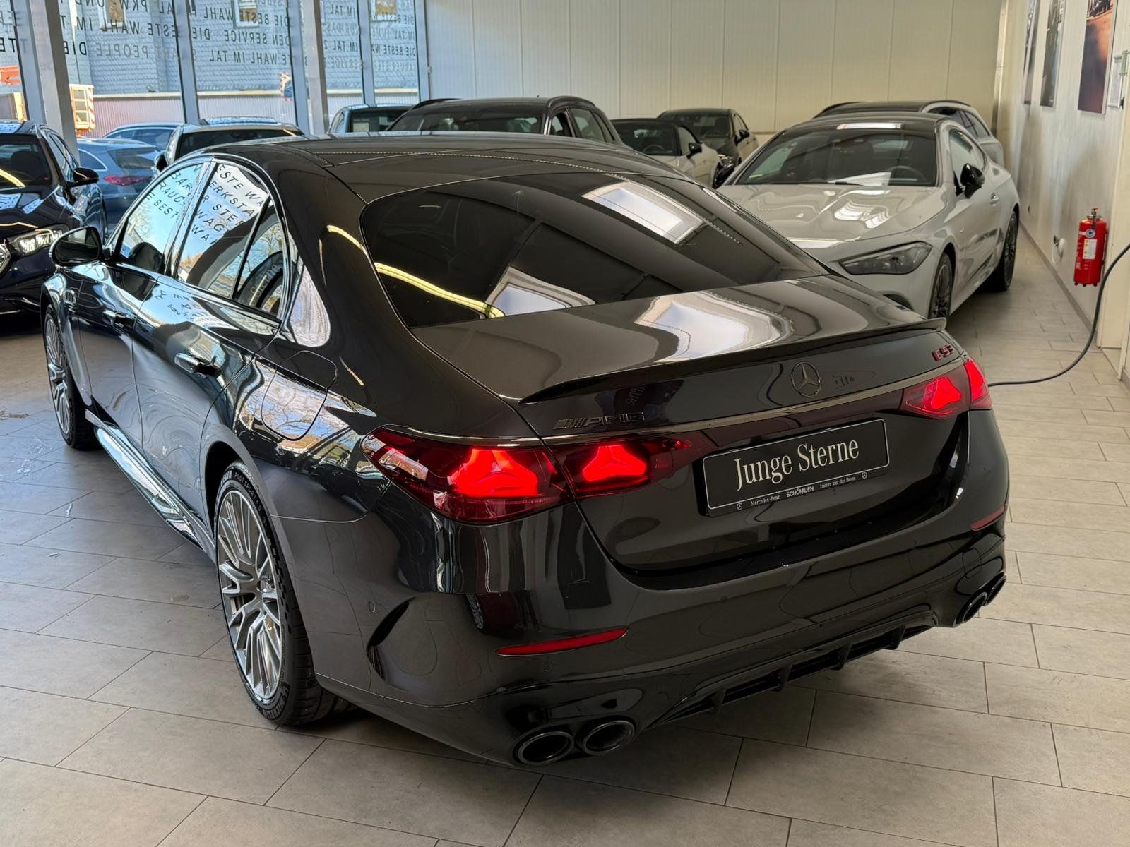 Fahrzeugabbildung Mercedes-Benz E 53 Hybrid 4M+ NIGHT+DISTR+BURM4D+MEMORY+360°