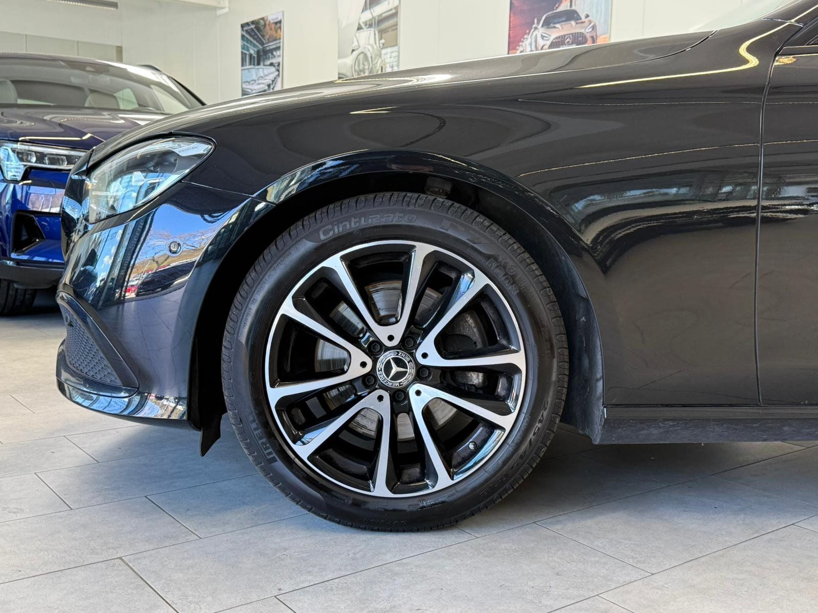 Fahrzeugabbildung Mercedes-Benz E 220 T d Avantgarde AHK+TOTW+NIGHT+EASYPACK+DAB