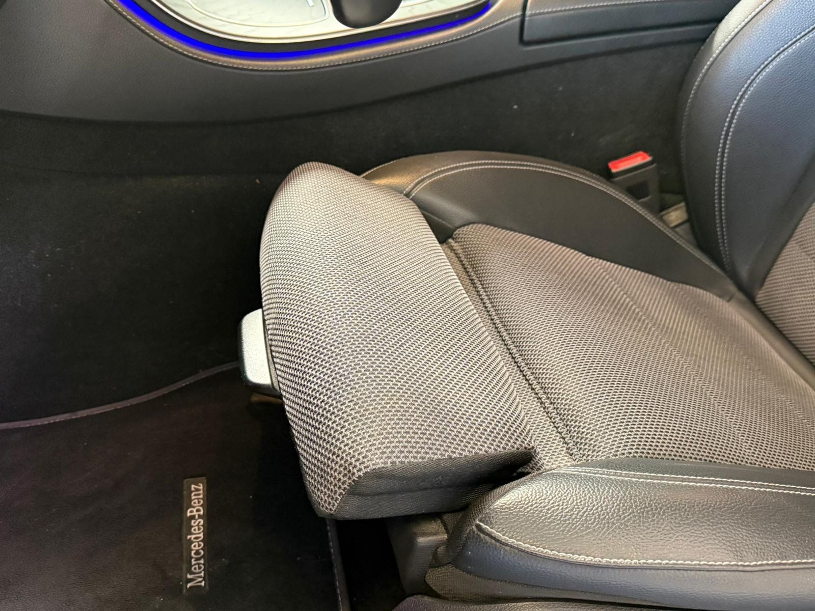 Fahrzeugabbildung Mercedes-Benz E 220 T d Avantgarde AHK+TOTW+NIGHT+EASYPACK+DAB