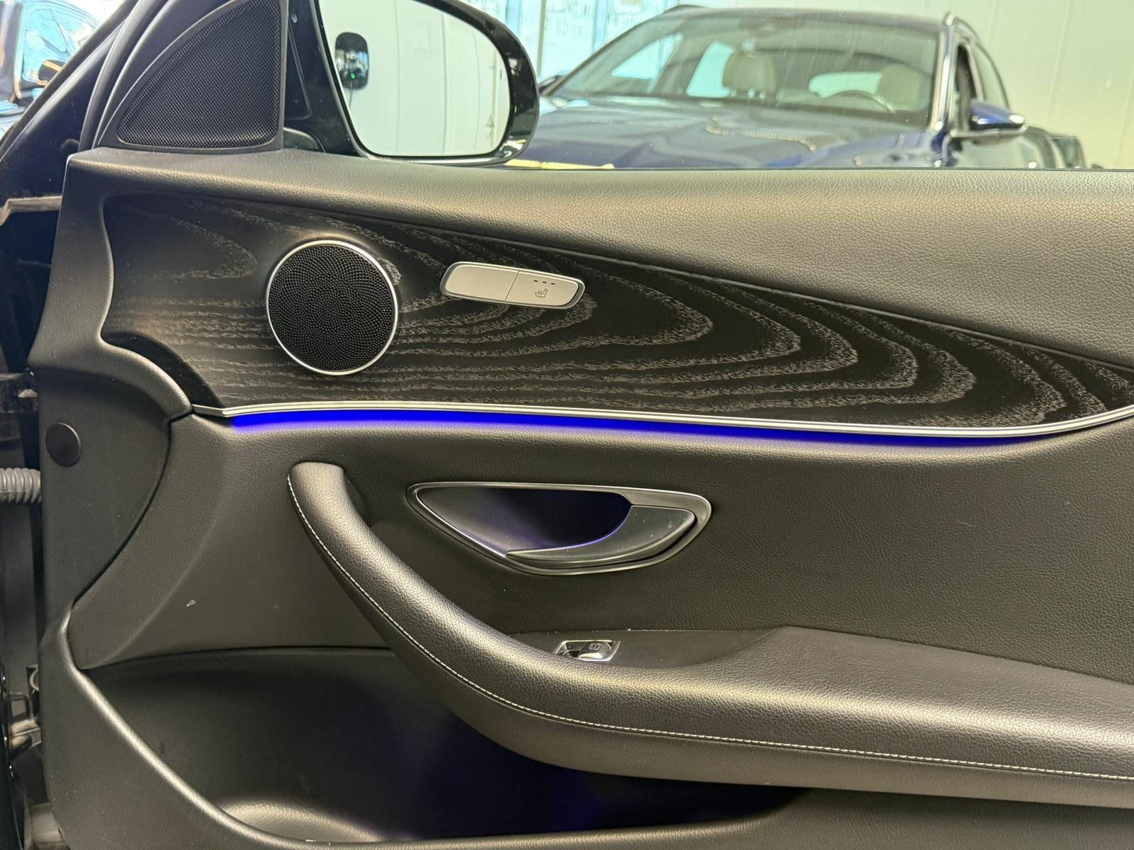 Fahrzeugabbildung Mercedes-Benz E 220 T d Avantgarde AHK+TOTW+NIGHT+EASYPACK+DAB