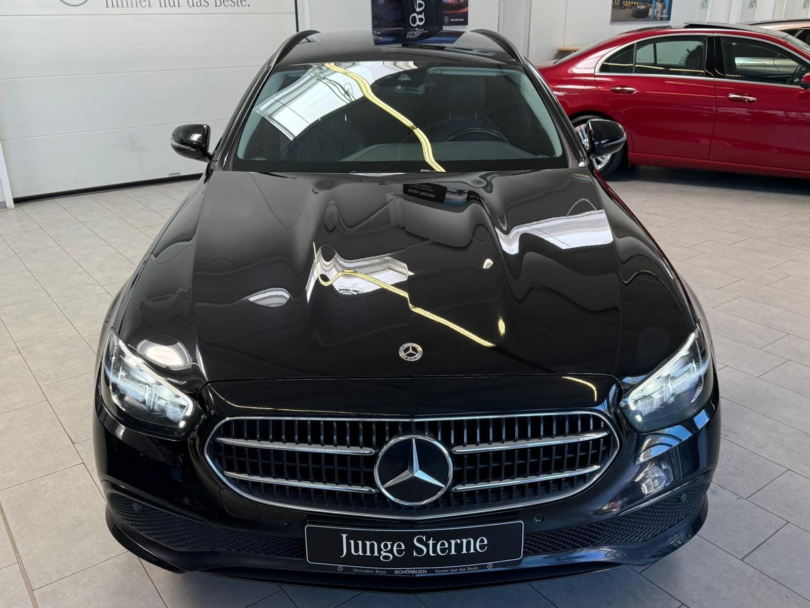 Fahrzeugabbildung Mercedes-Benz E 220 T d Avantgarde AHK+TOTW+NIGHT+EASYPACK+DAB