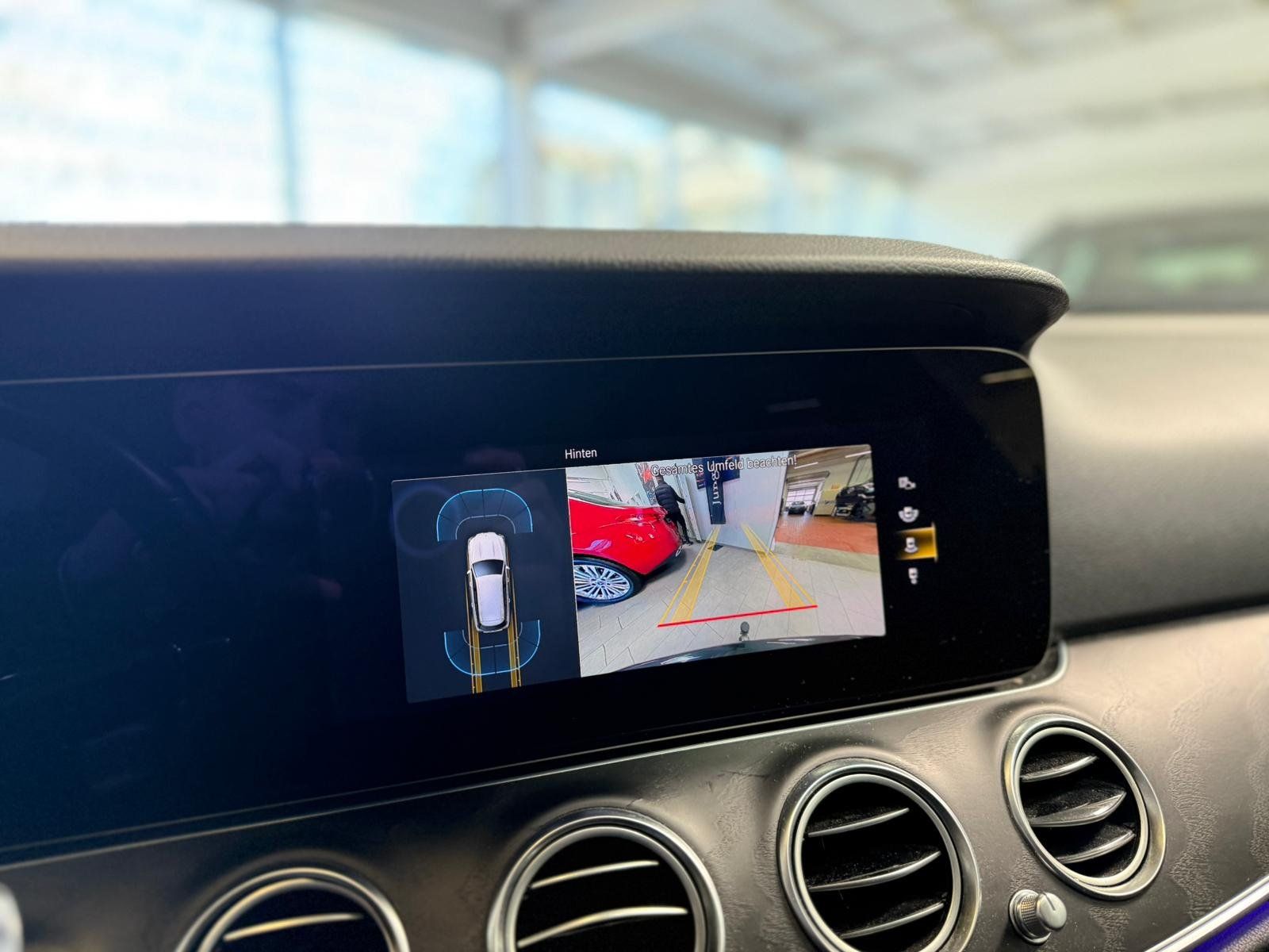 Fahrzeugabbildung Mercedes-Benz E 220 T d Avantgarde AHK+TOTW+NIGHT+EASYPACK+DAB