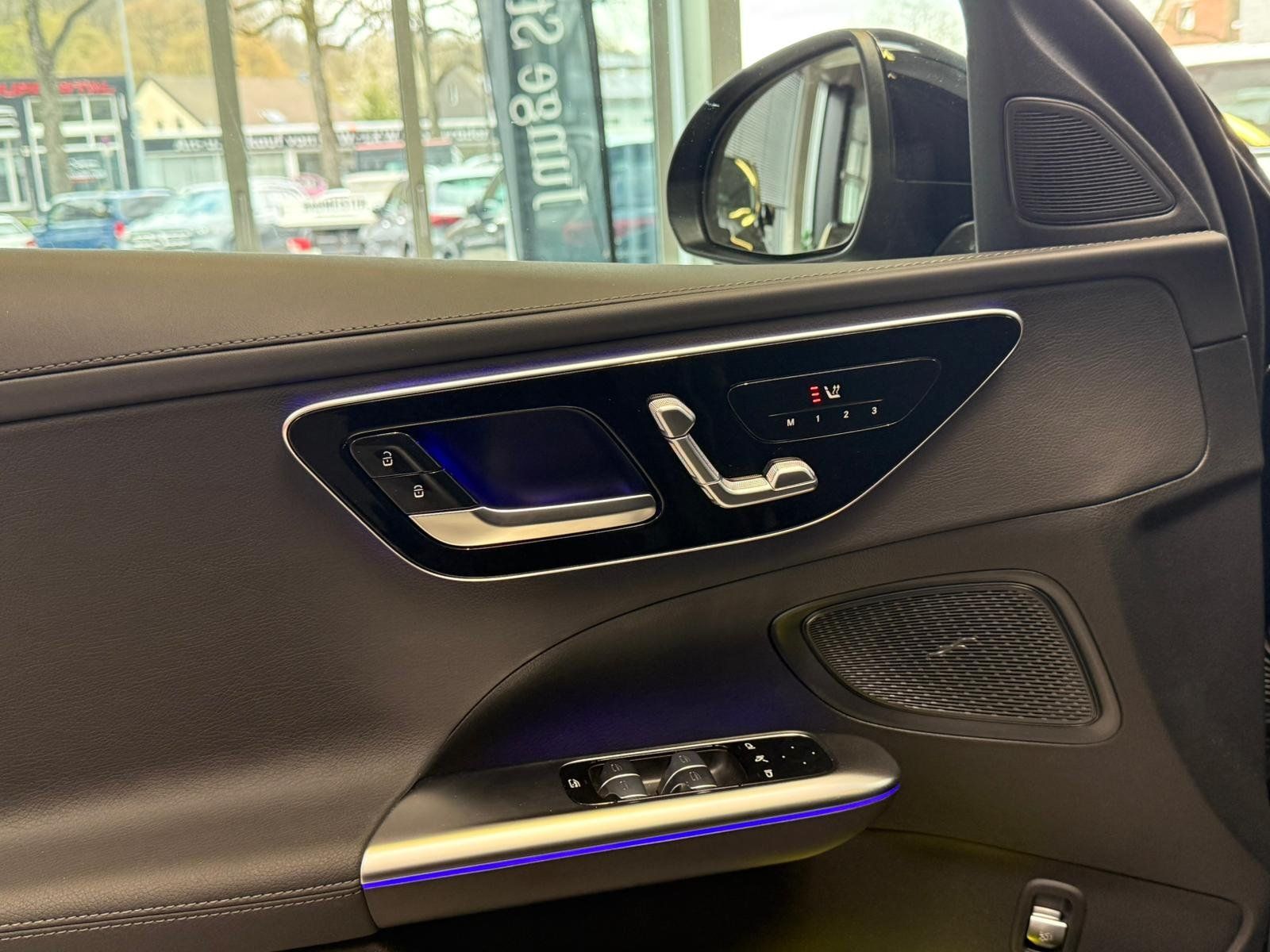 Fahrzeugabbildung Mercedes-Benz C 300 de 4M T AMG PREMIUM+PANO+360°+NIGHT+MEMORY