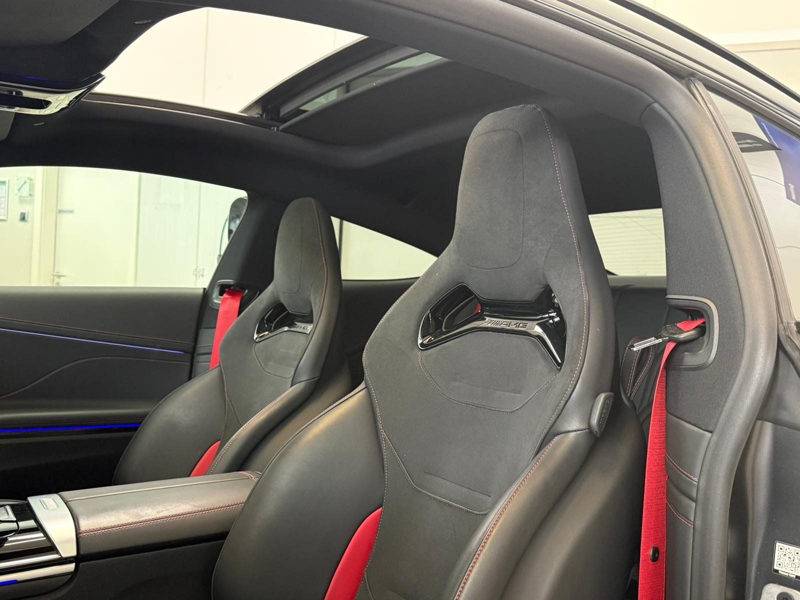 Fahrzeugabbildung Mercedes-Benz CLE 53 4M+ CARBON+PERFSITZE+HUD+PANO+DIST+BURM3D