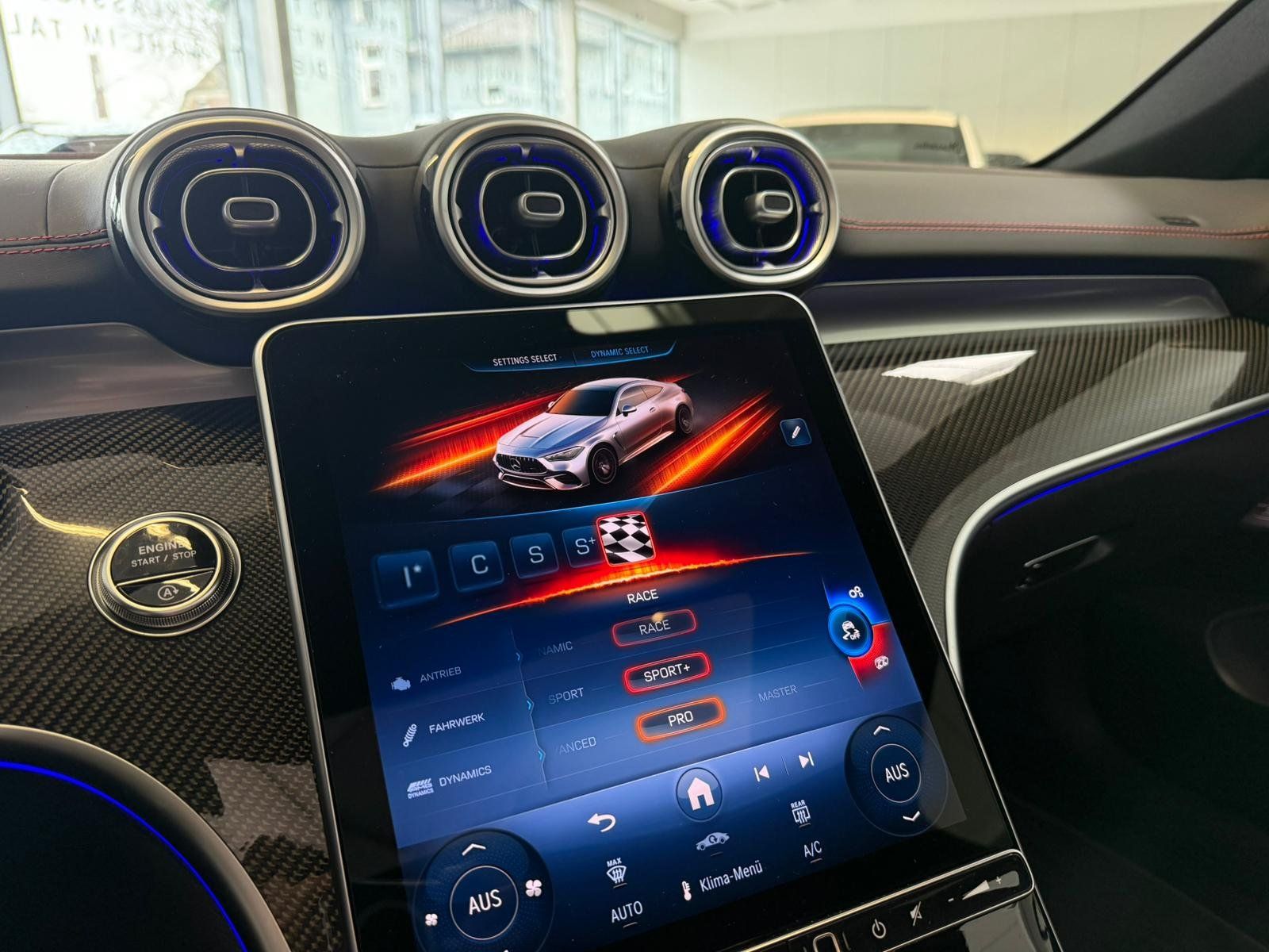 Fahrzeugabbildung Mercedes-Benz CLE 53 4M+ CARBON+PERFSITZE+HUD+PANO+DIST+BURM3D