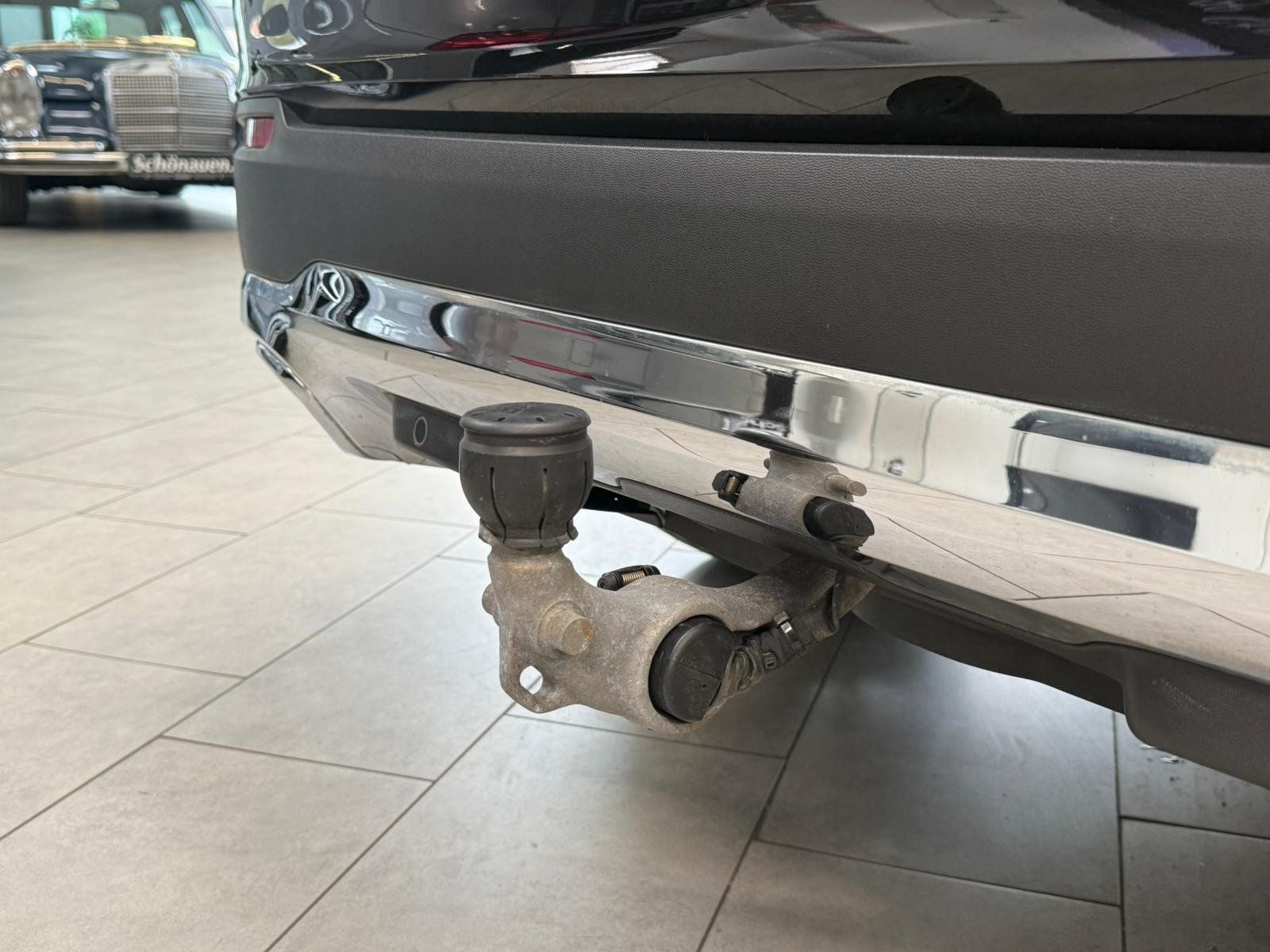 Fahrzeugabbildung Mercedes-Benz GLC 220 d 4M PANORAMA+TOTWINK+AHK+MULTIBEAM+MBUX