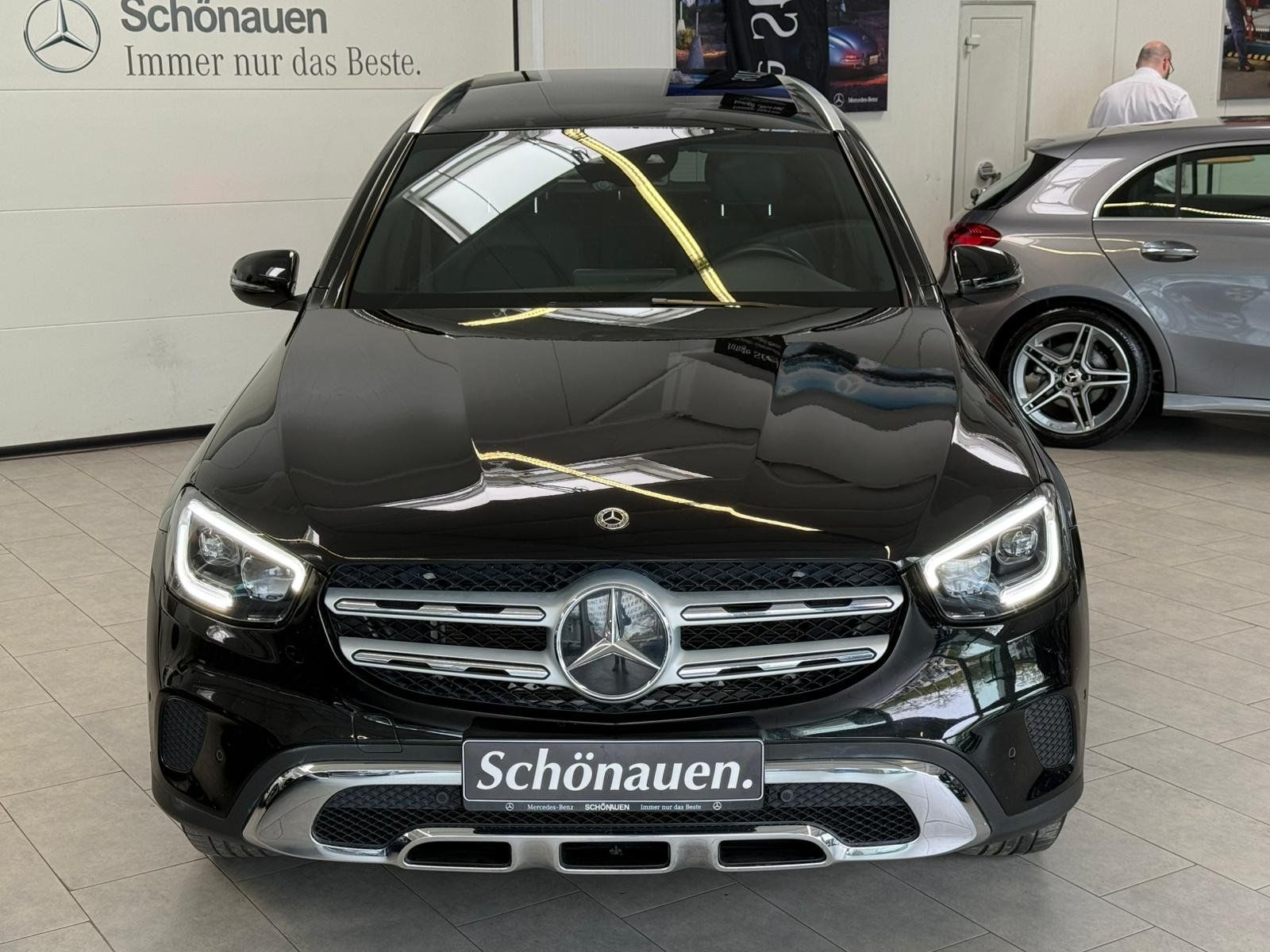 Fahrzeugabbildung Mercedes-Benz GLC 220 d 4M PANORAMA+TOTWINK+AHK+MULTIBEAM+MBUX