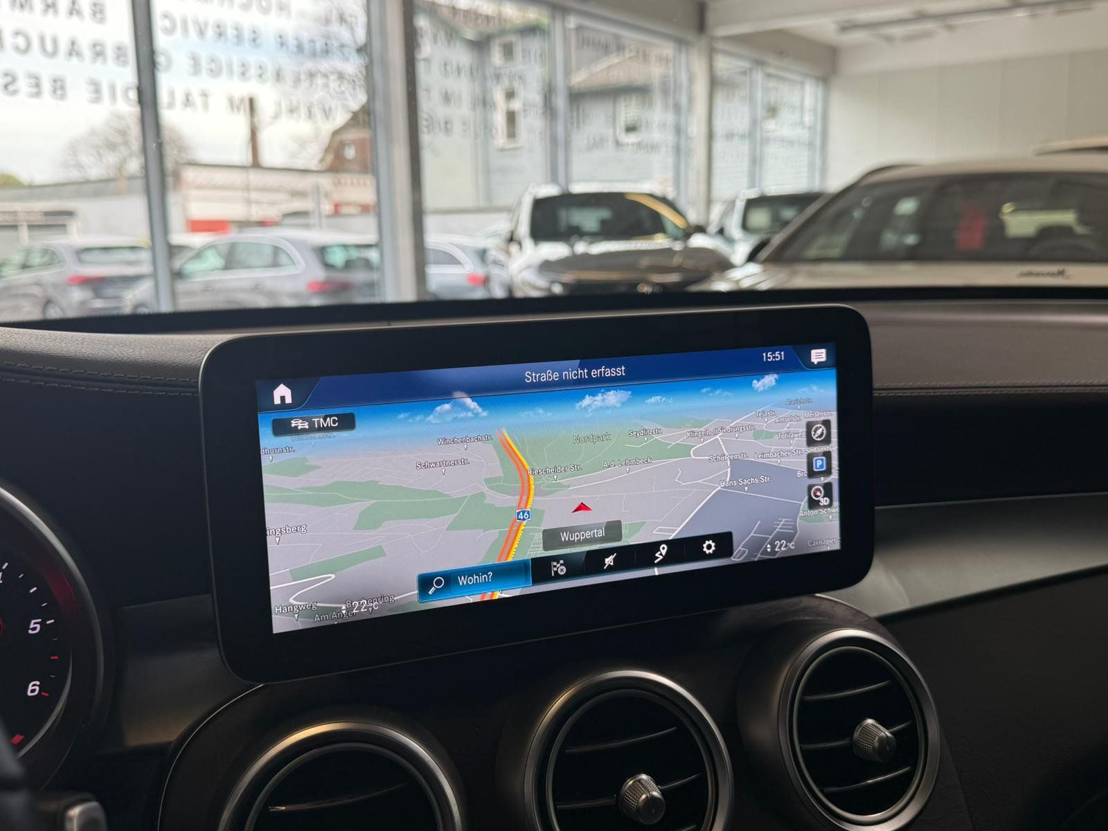 Fahrzeugabbildung Mercedes-Benz GLC 220 d 4M PANORAMA+TOTWINK+AHK+MULTIBEAM+MBUX