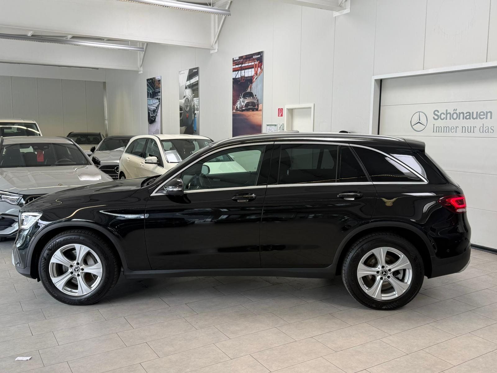 Fahrzeugabbildung Mercedes-Benz GLC 220 d 4M PANORAMA+TOTWINK+AHK+MULTIBEAM+MBUX