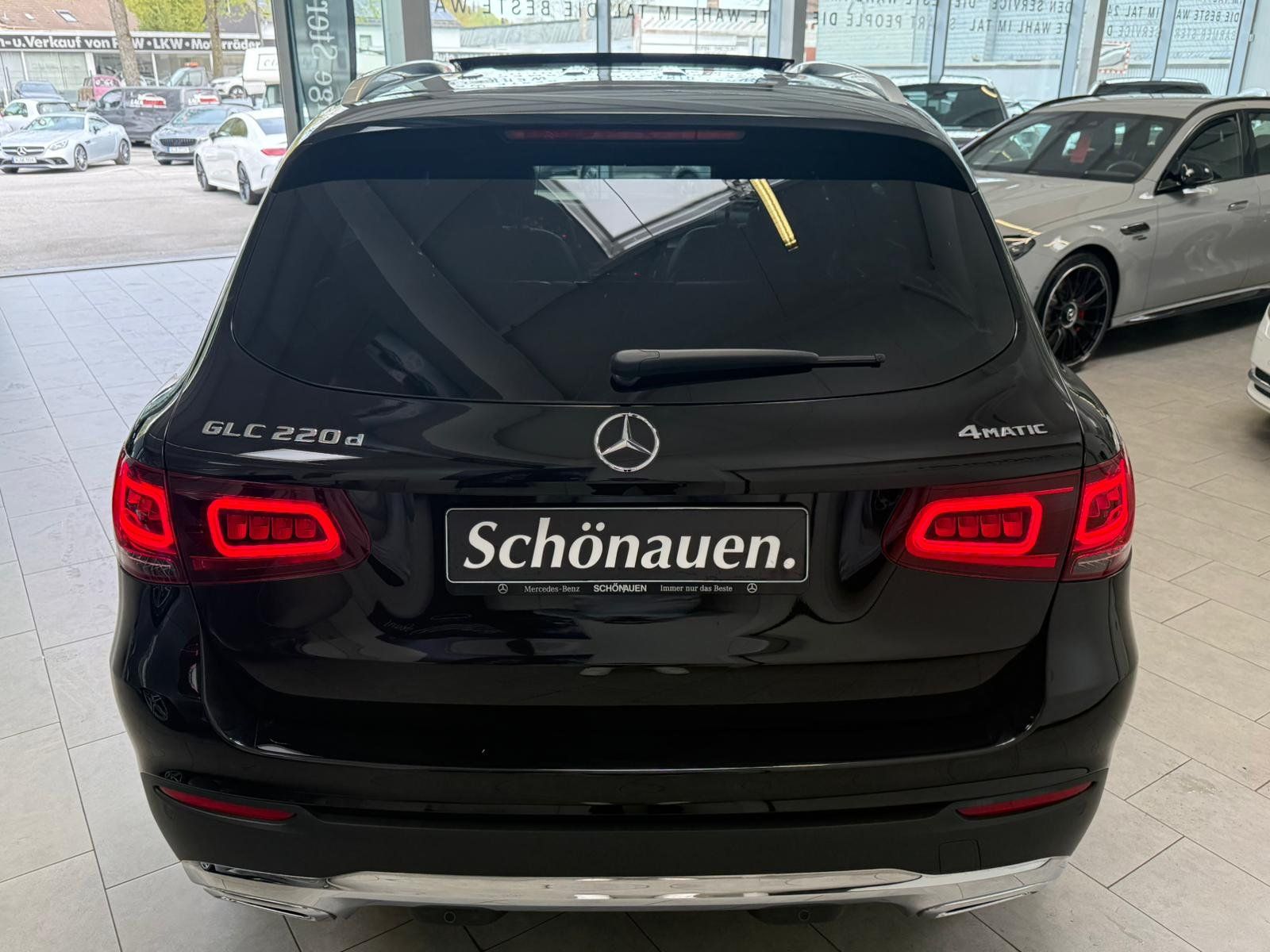 Fahrzeugabbildung Mercedes-Benz GLC 220 d 4M PANORAMA+TOTWINK+AHK+MULTIBEAM+MBUX