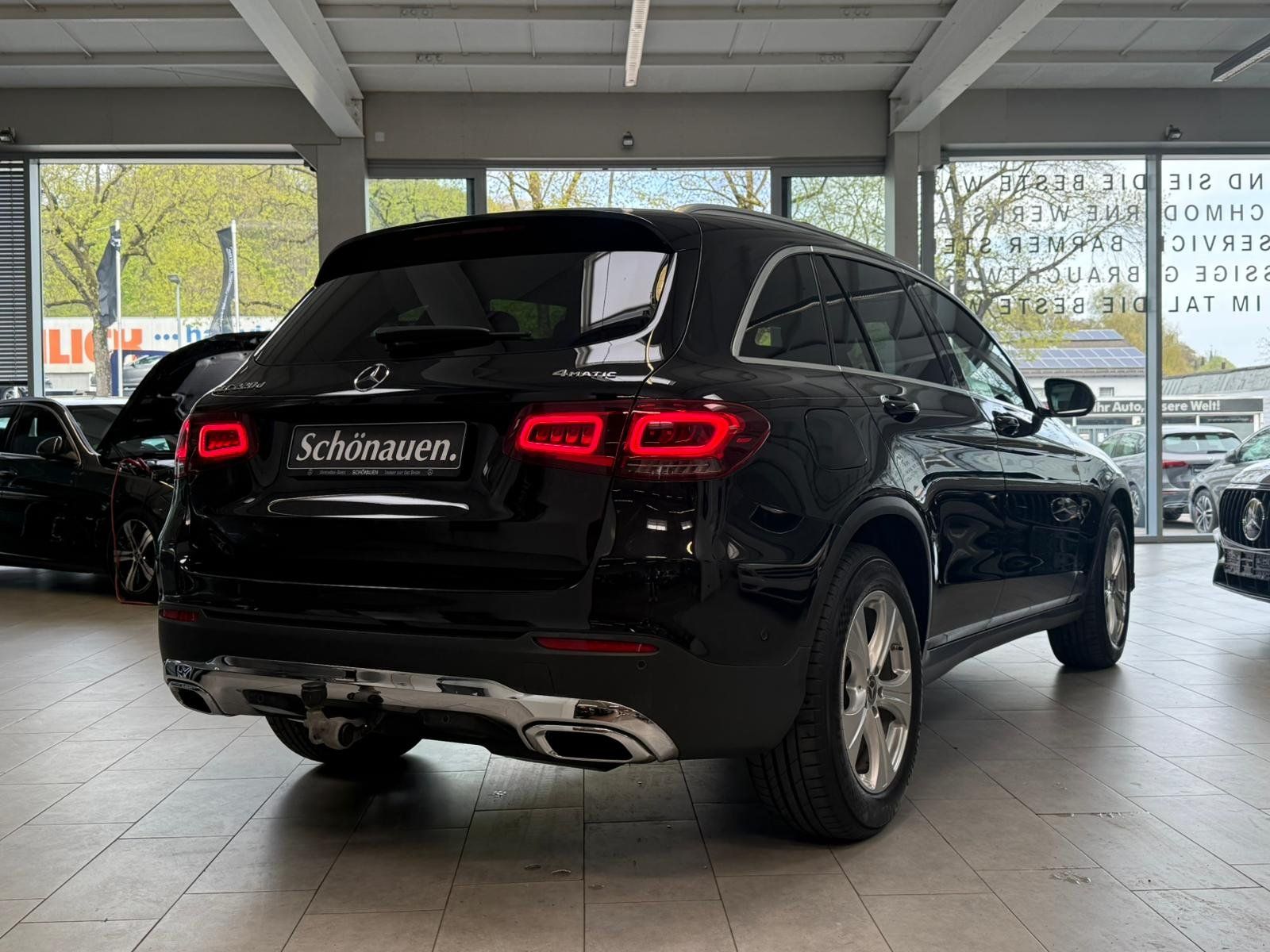 Fahrzeugabbildung Mercedes-Benz GLC 220 d 4M PANORAMA+TOTWINK+AHK+MULTIBEAM+MBUX