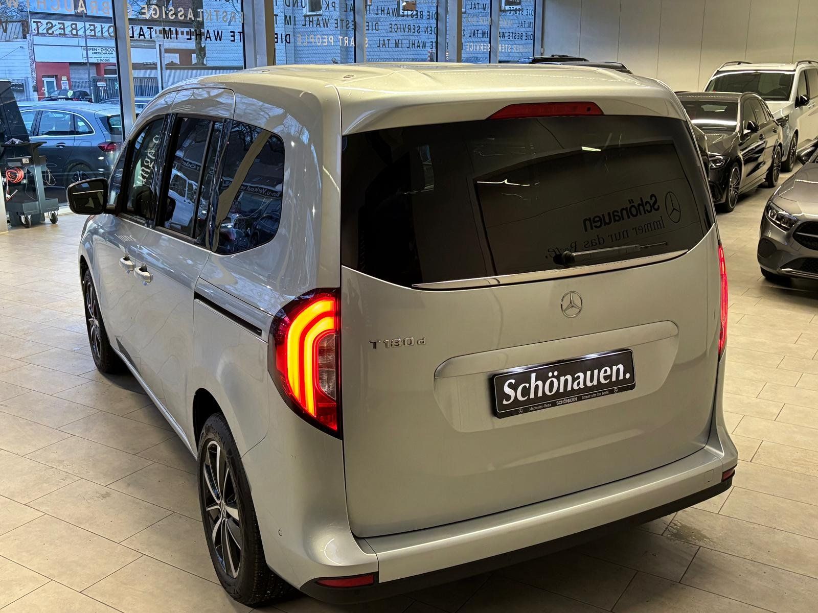 Fahrzeugabbildung Mercedes-Benz T 180 d PROGRESSIVE EDITION 17"+WINTERPKT+CARPLA