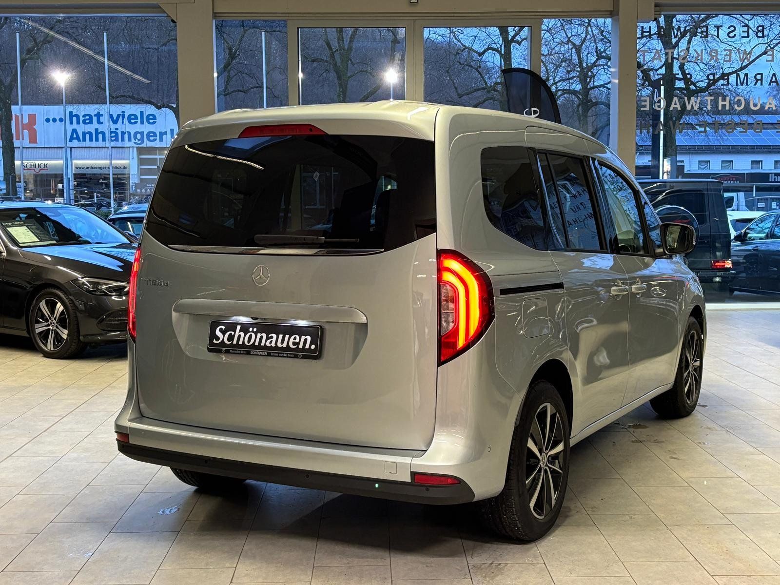 Fahrzeugabbildung Mercedes-Benz T 180 d PROGRESSIVE EDITION 17"+WINTERPKT+CARPLA