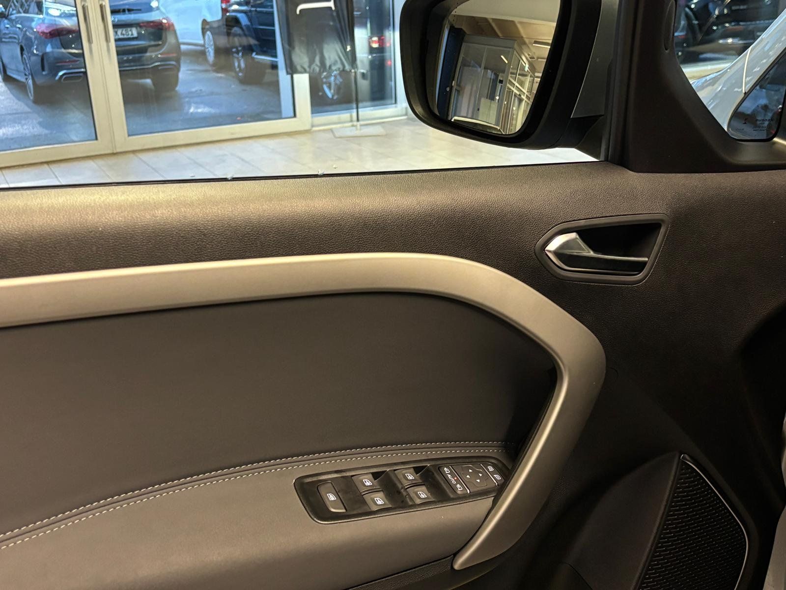 Fahrzeugabbildung Mercedes-Benz T 180 d PROGRESSIVE EDITION 17"+WINTERPKT+CARPLA