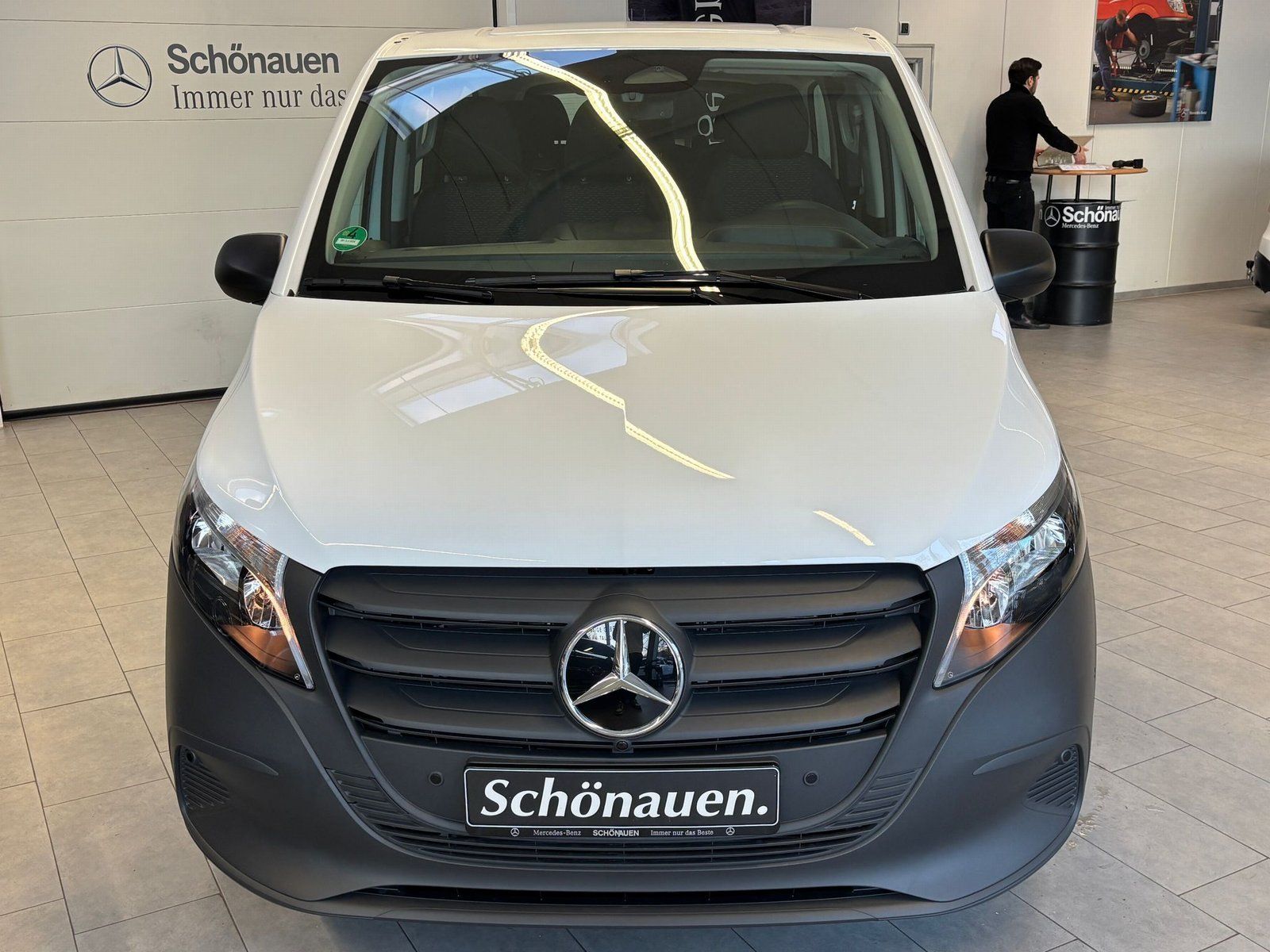 Fahrzeugabbildung Mercedes-Benz Vito 114 CDI Tourer PRO Lang AHK 3,2t+9Sitz+MBUX