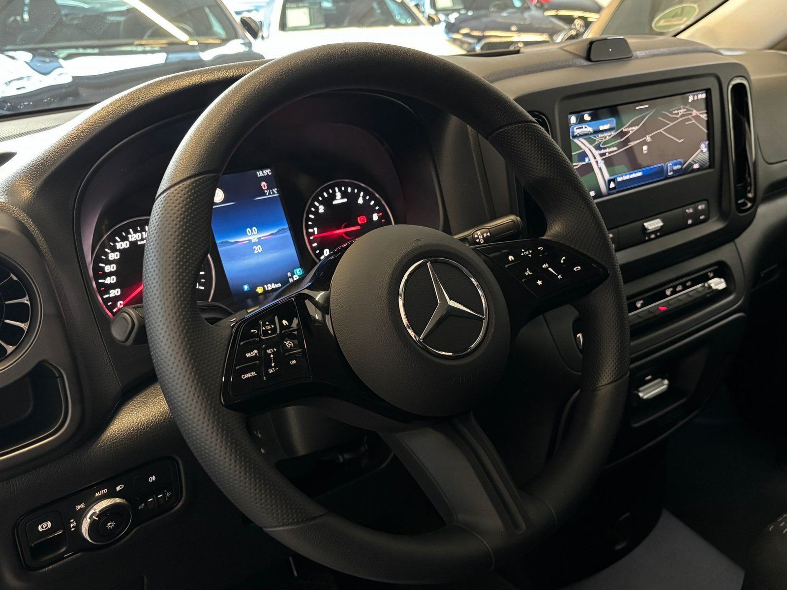 Fahrzeugabbildung Mercedes-Benz Vito 114 CDI Tourer PRO Lang AHK 3,2t+9Sitz+MBUX