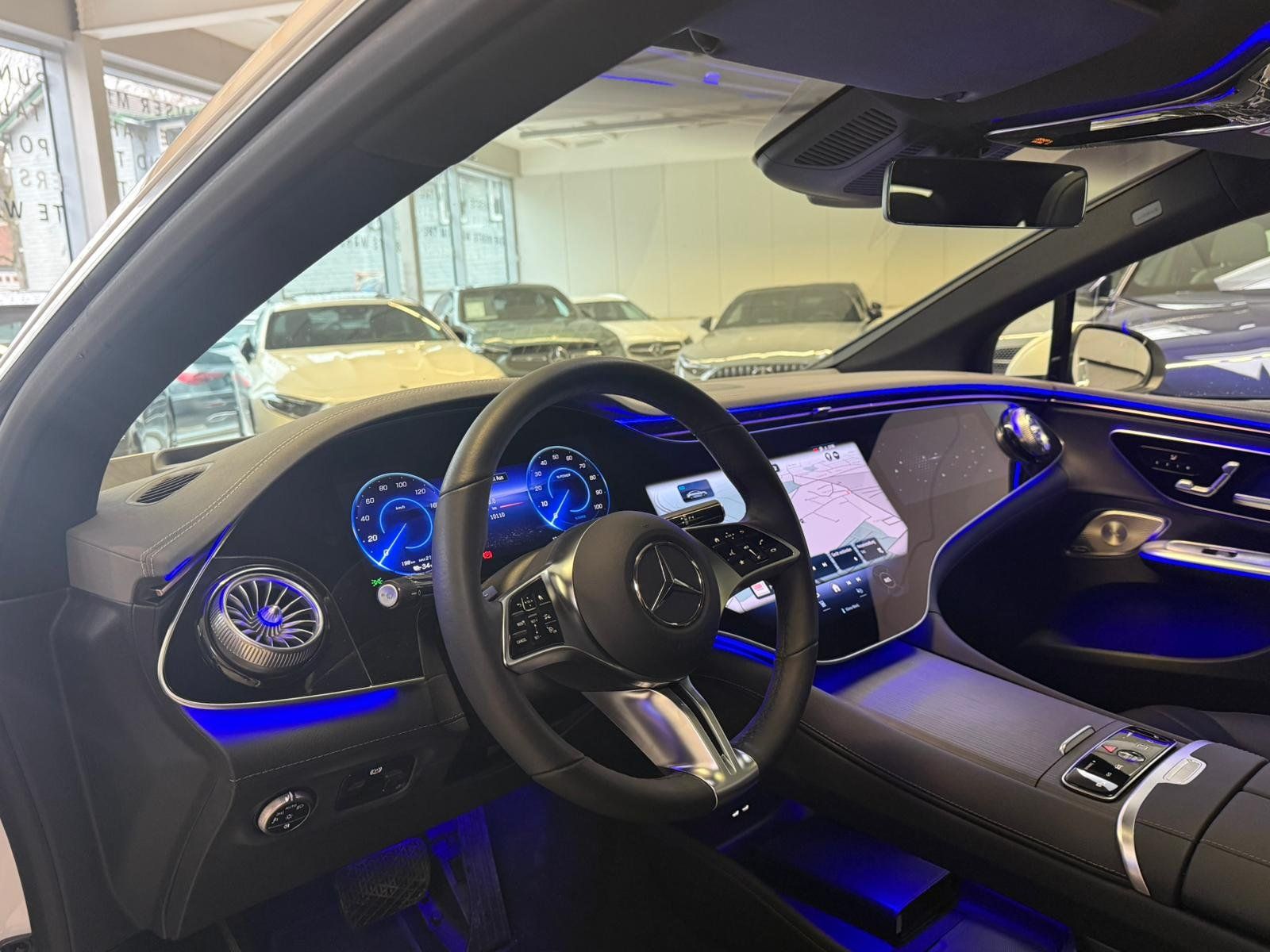 Fahrzeugabbildung Mercedes-Benz EQE 300 ELECTRIC ART AIRM+HYPER+BURM3D+PANO+20"